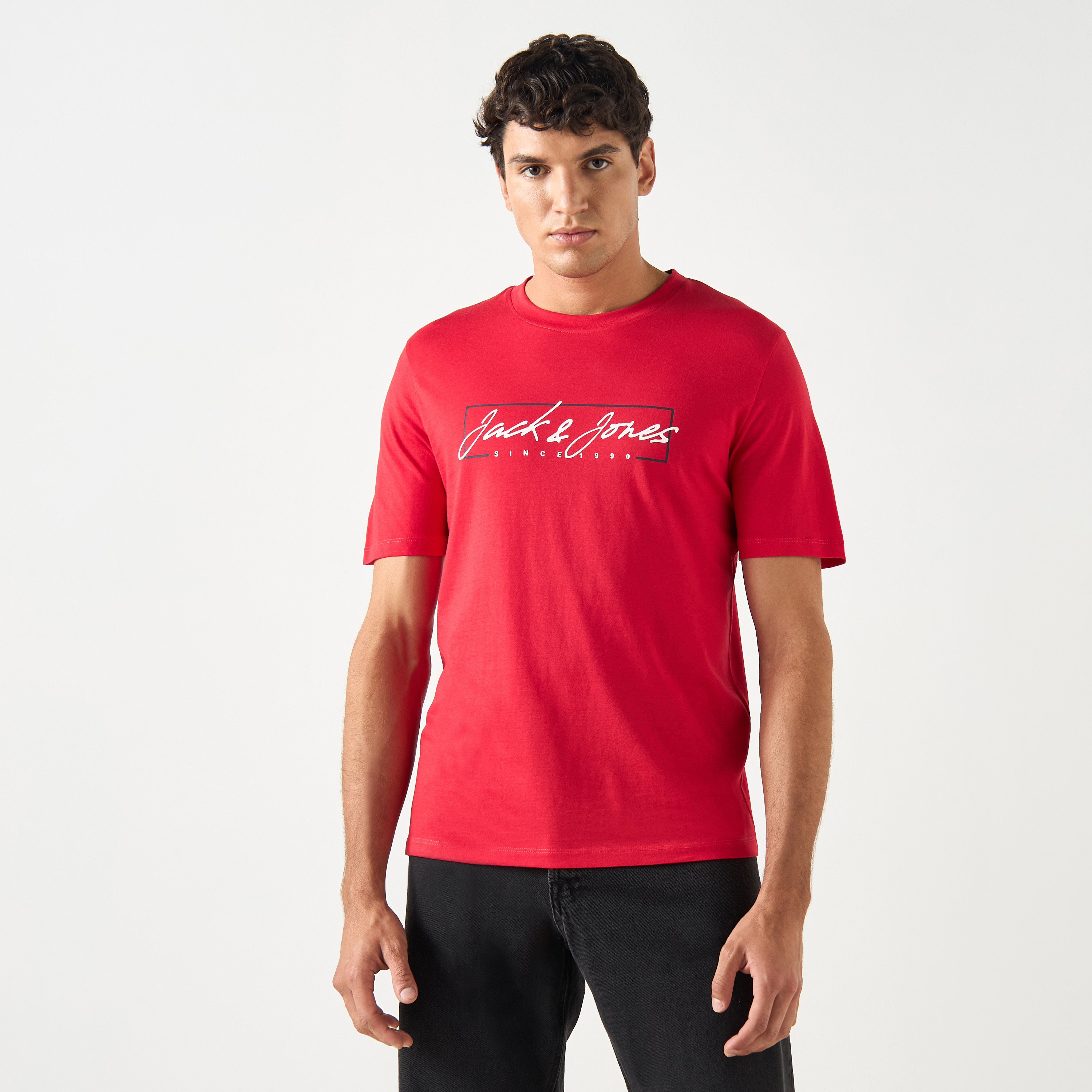 تي شيرت من جاك آند جونز مع شعار بأكمام قصيرة و ياقة مستديرة-men-clothing-tshirtsandpolos-tshirts-image-9