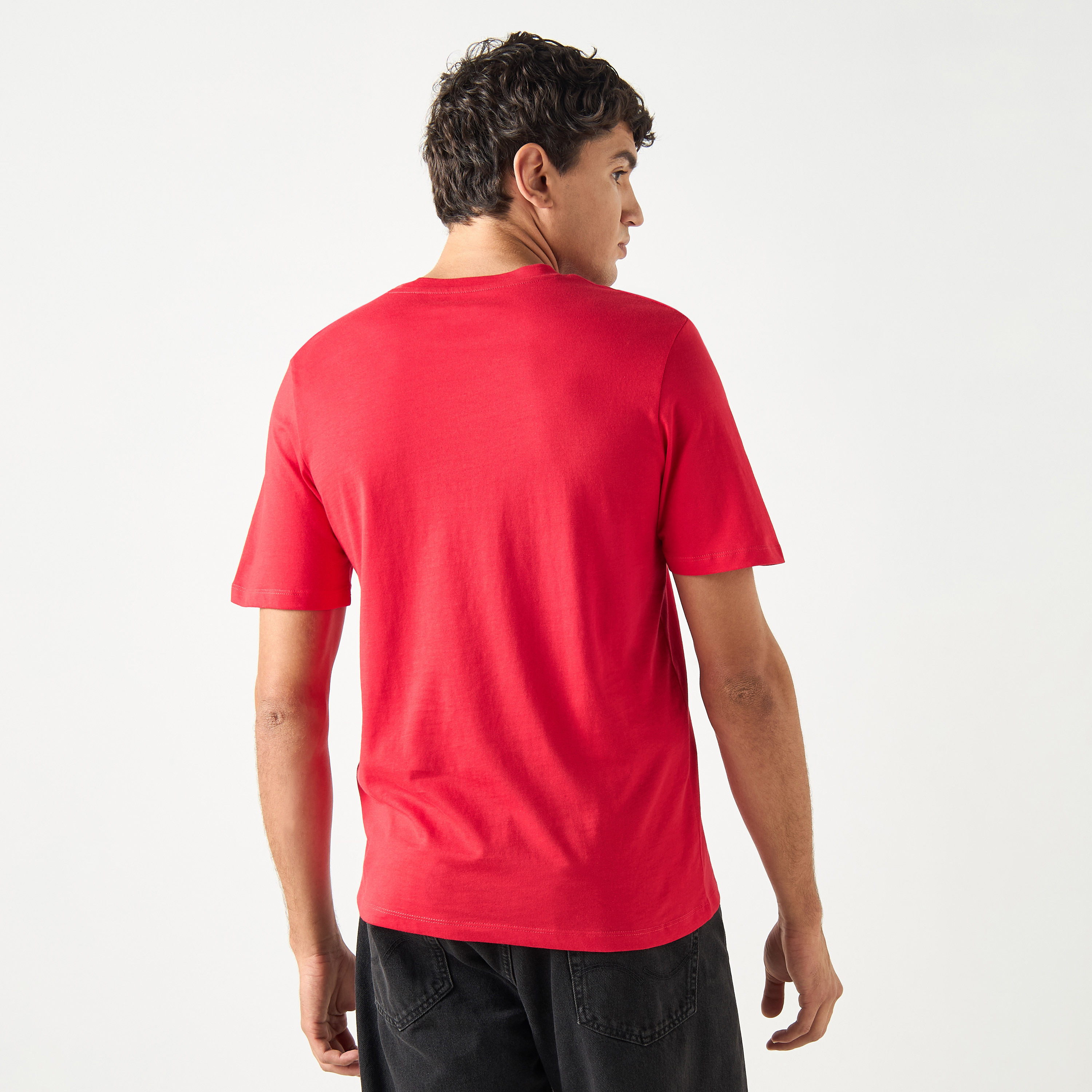 تي شيرت من جاك آند جونز مع شعار بأكمام قصيرة و ياقة مستديرة-men-clothing-tshirtsandpolos-tshirts-image-11