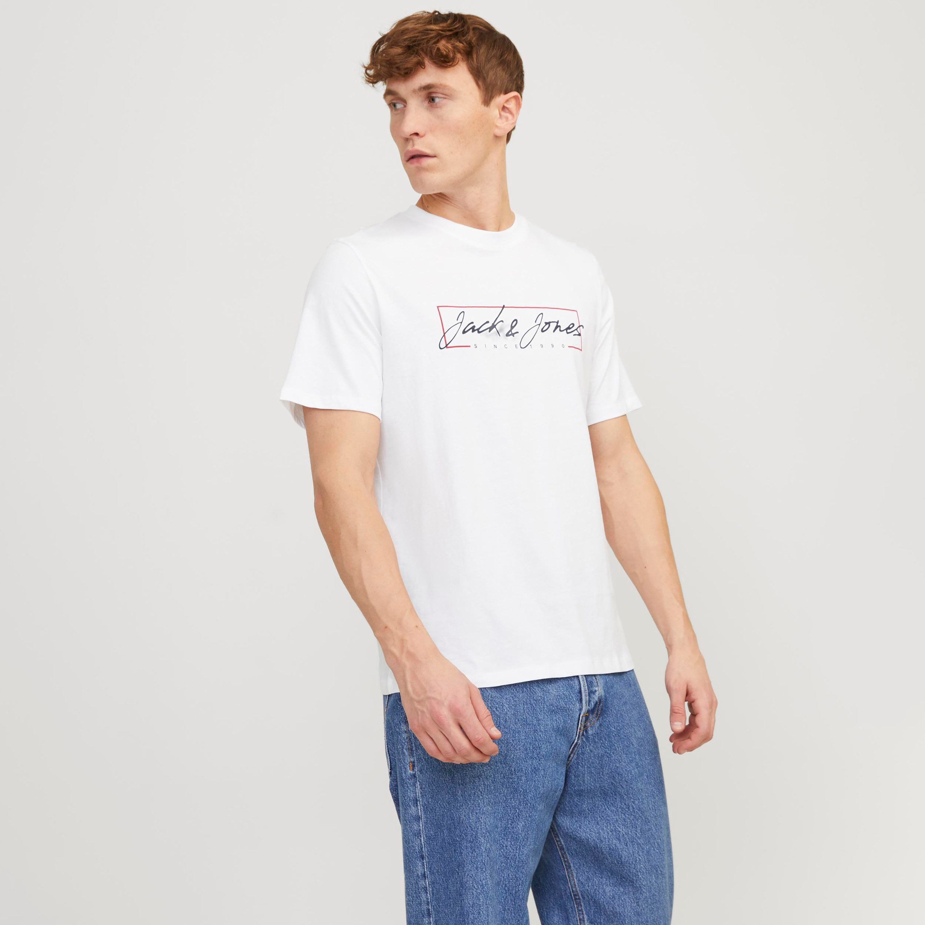 تي شيرت من جاك آند جونز مع شعار بأكمام قصيرة و ياقة مستديرة-men-clothing-tshirtsandpolos-tshirts-image-13