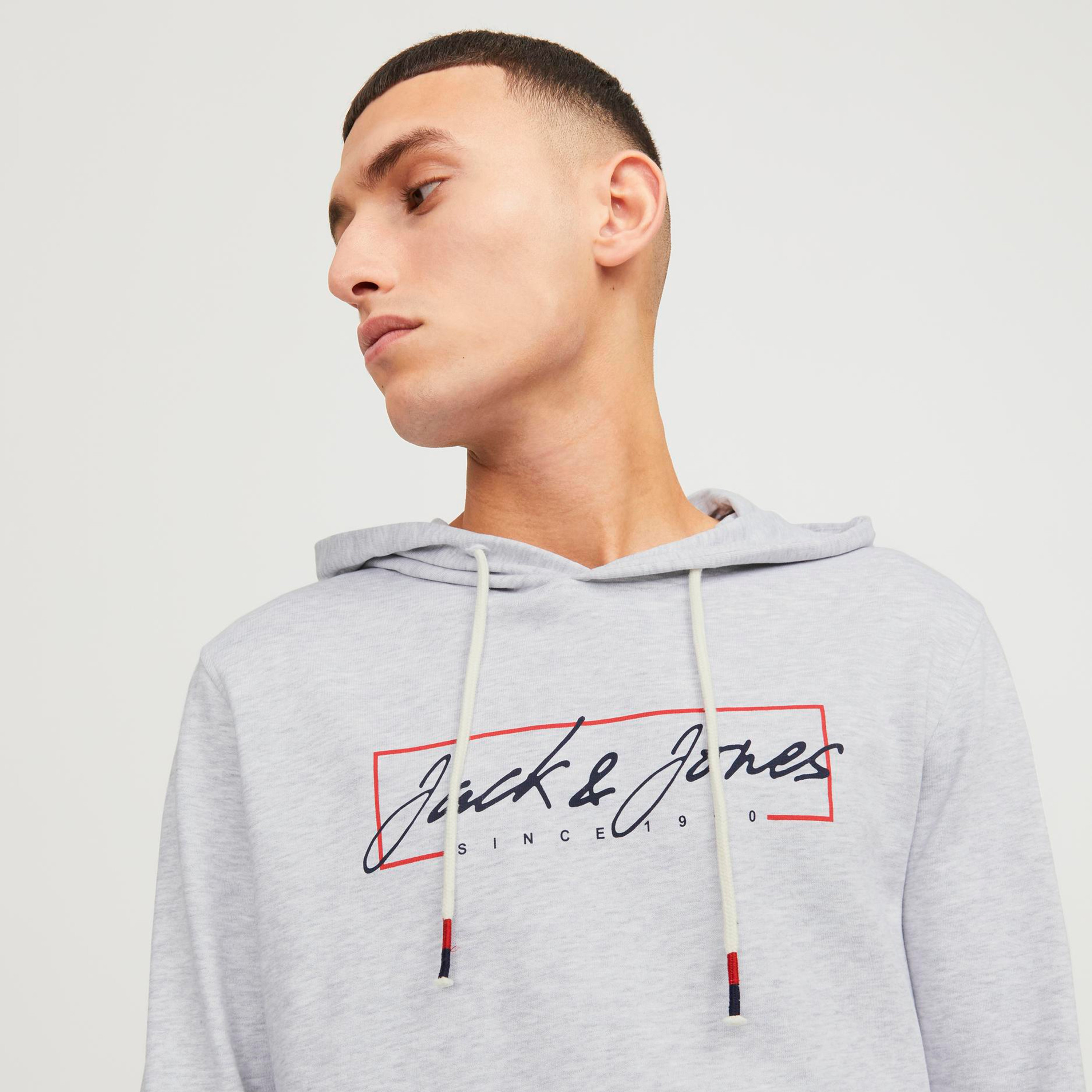 هودي بطبعة شعار من جاك آند جونز مع جيب الكنغر-men-winterwear-hoodiesandsweatshirts-image-10