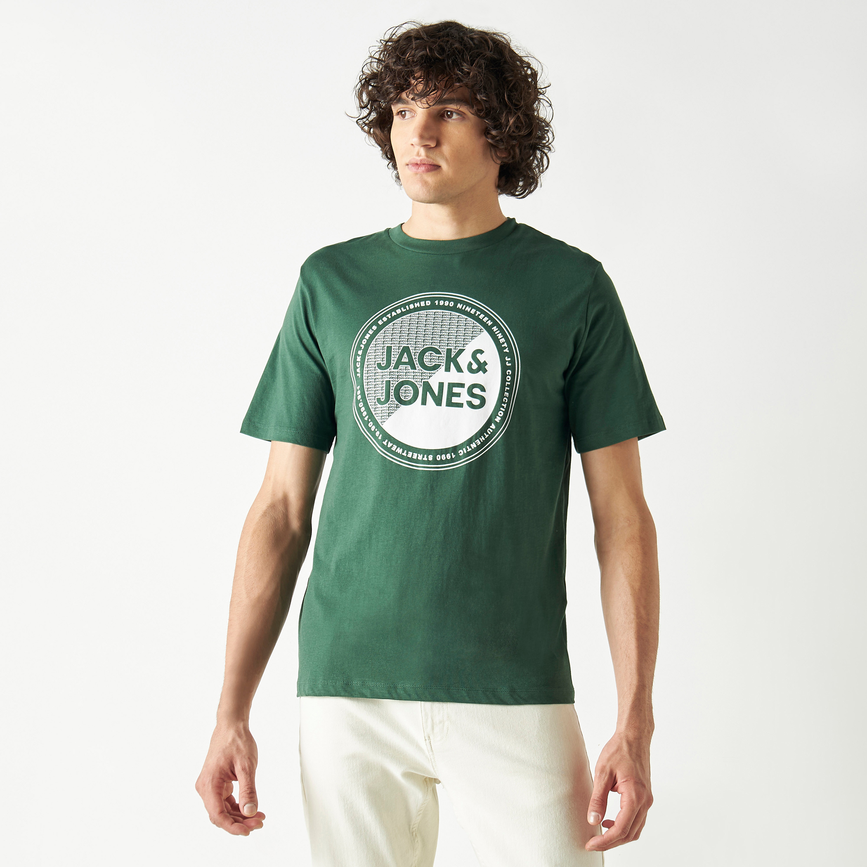 تي شيرت من جاك آند جونز مع شعار بأكمام قصيرة و ياقة مستديرة-men-clothing-tshirtsandpolos-tshirts-image-5