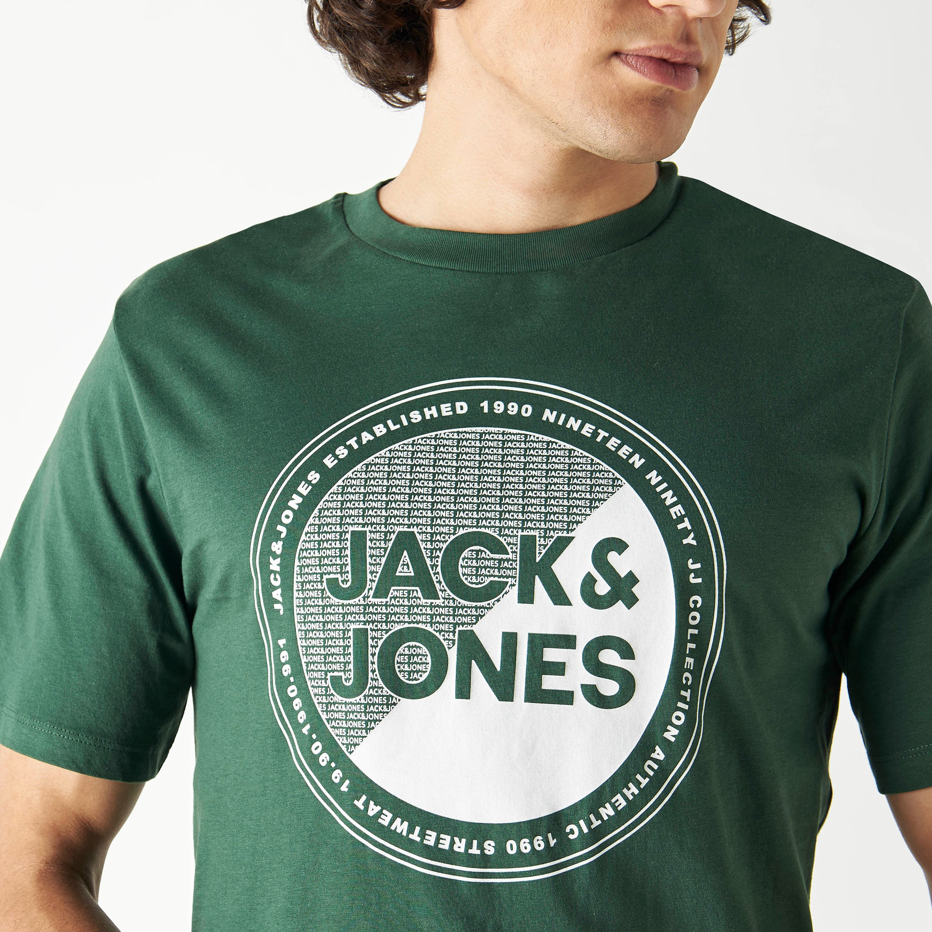 تي شيرت من جاك آند جونز مع شعار بأكمام قصيرة و ياقة مستديرة-men-clothing-tshirtsandpolos-tshirts-image-8