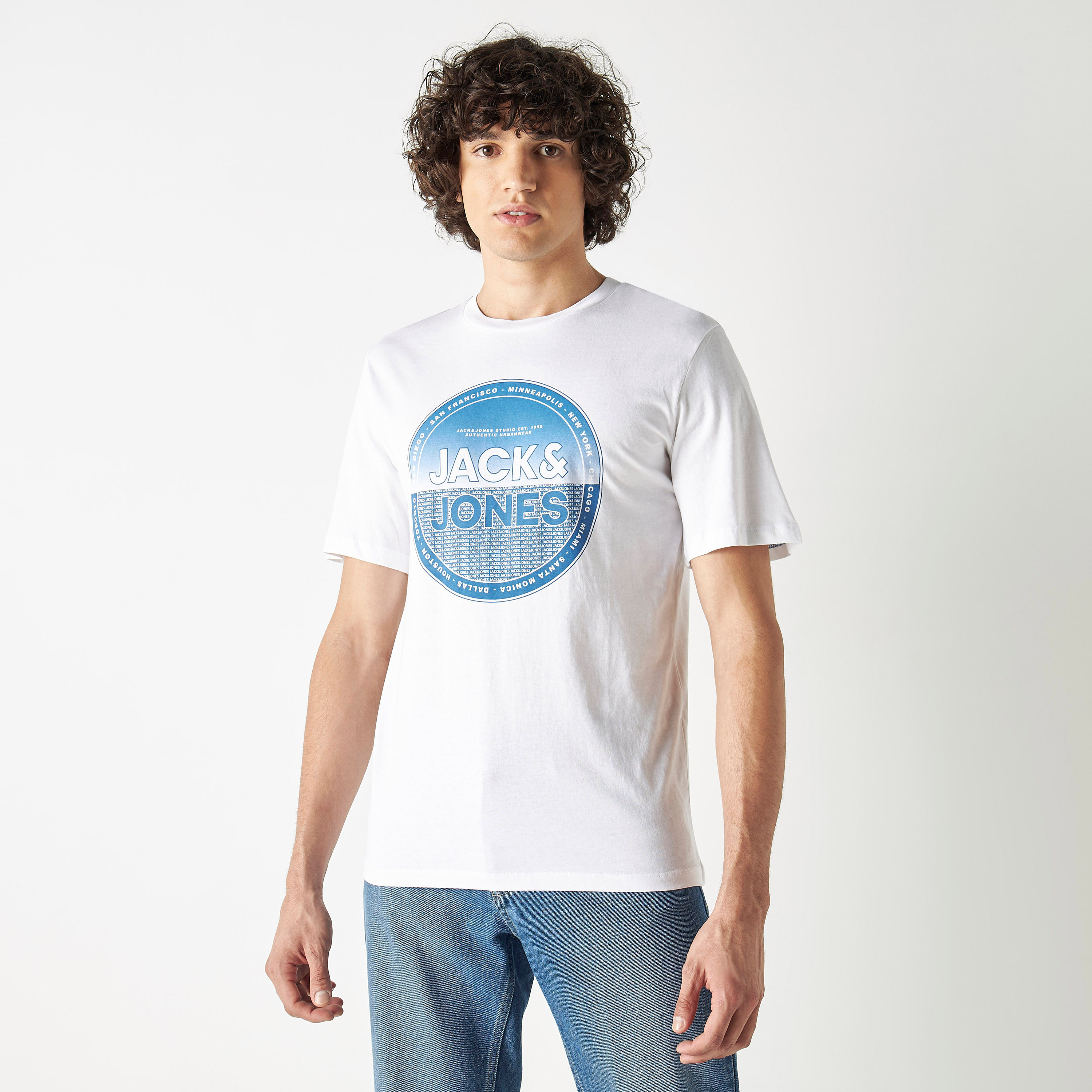 تي شيرت من جاك آند جونز مع شعار بأكمام قصيرة و ياقة مستديرة-men-clothing-tshirtsandpolos-tshirts-image-13
