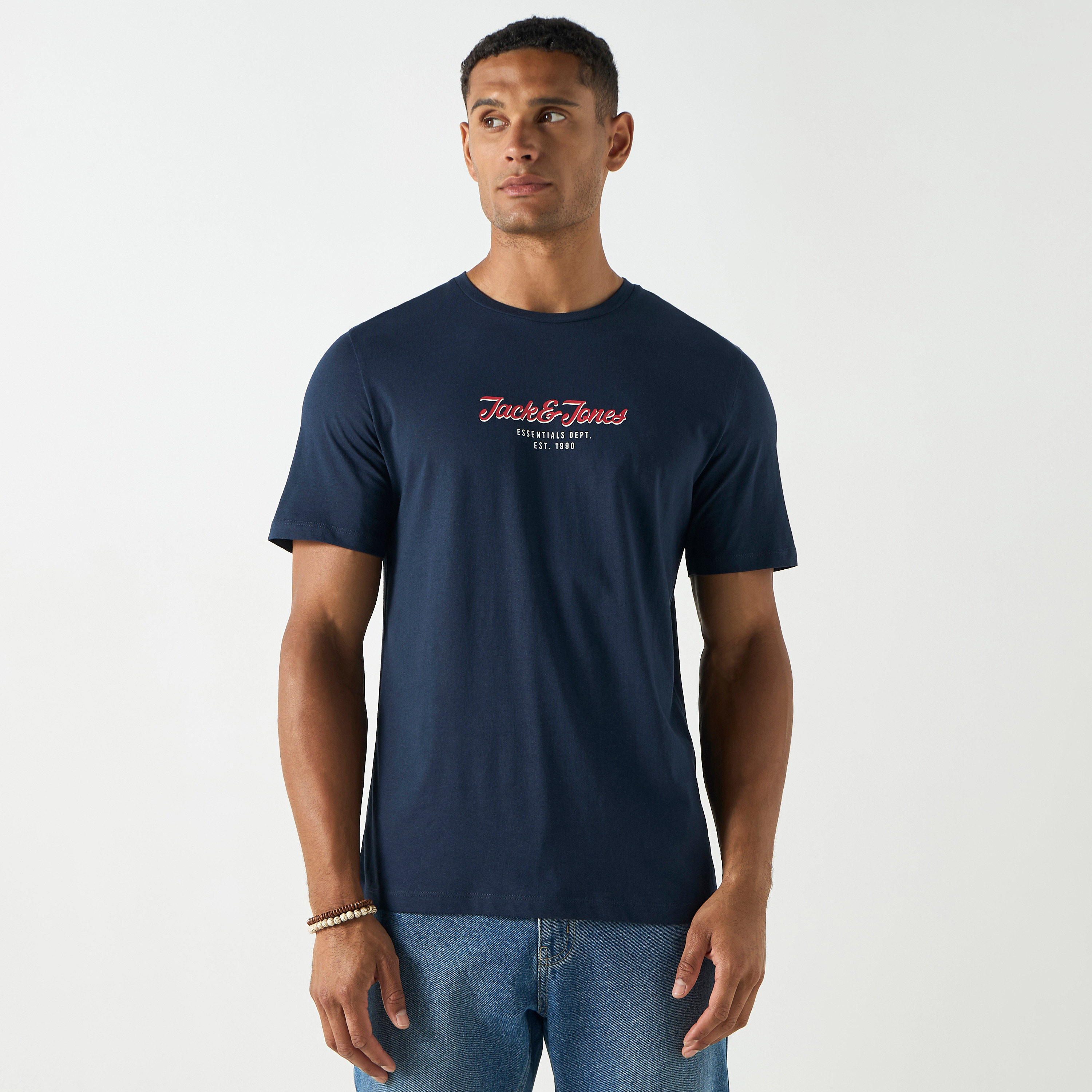 تي شيرت من جاك آند جونز مع شعار بأكمام قصيرة و ياقة مستديرة-men-clothing-tshirtsandpolos-tshirts-image-5