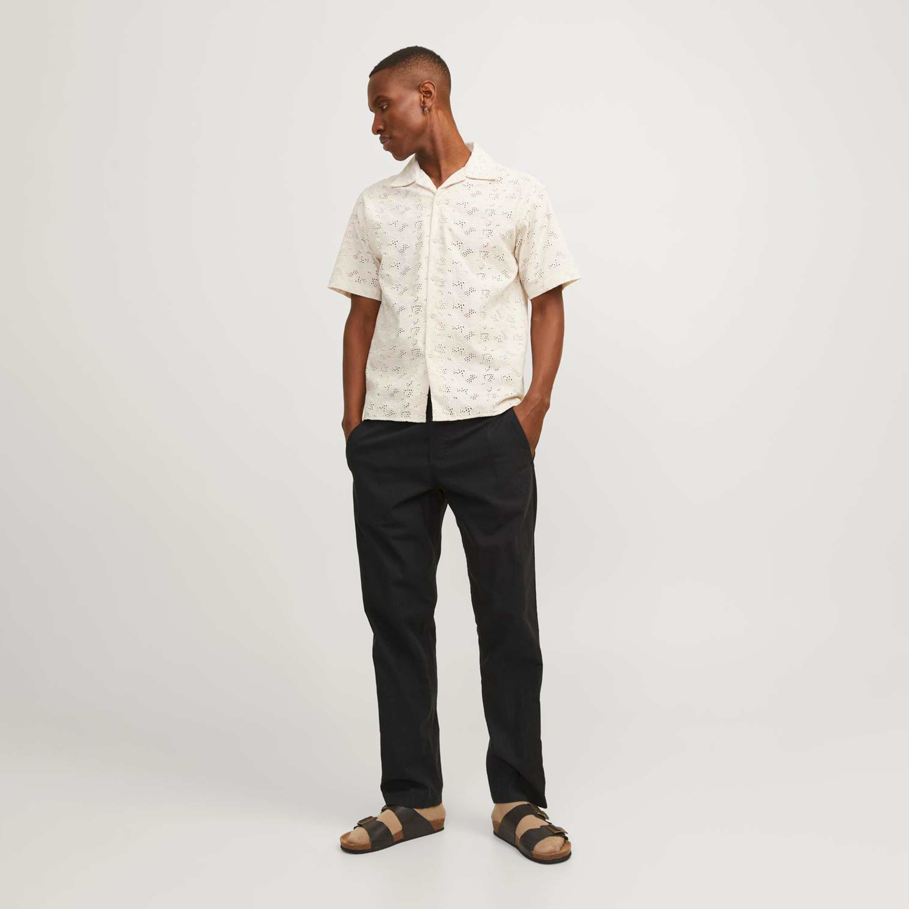 بنطلون رجالي من جاك آند جونز بأزرار متوسطة الارتفاع-men-clothing-bottoms-trousersandchinos-trousers-image-2