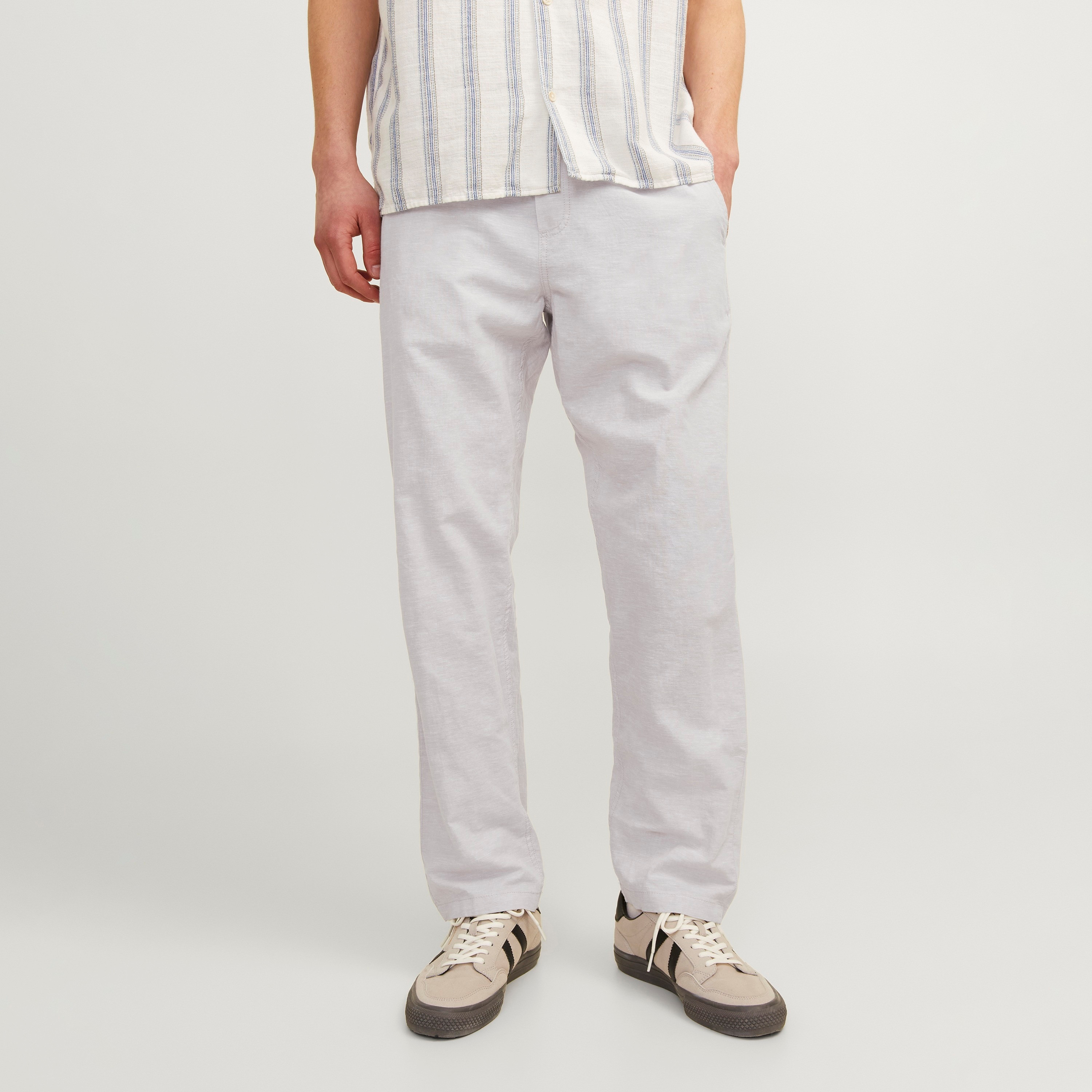 بنطلون رجالي من جاك آند جونز بأزرار متوسطة الارتفاع-men-clothing-bottoms-trousersandchinos-trousers-image-6
