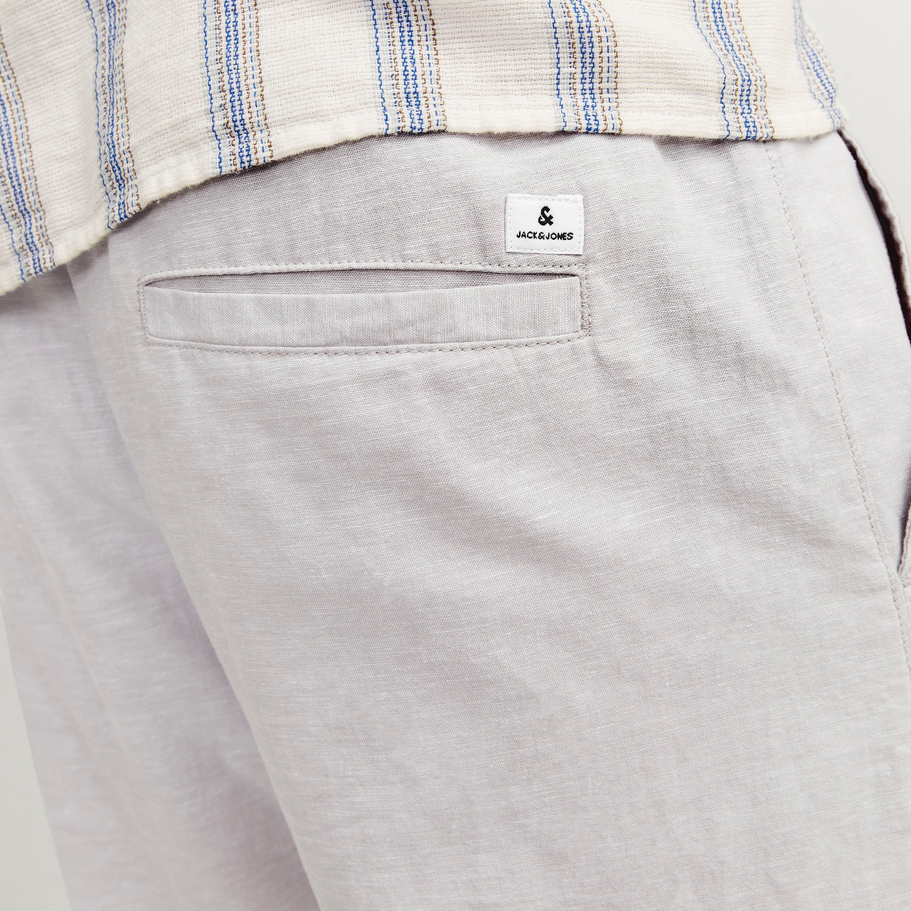 بنطلون رجالي من جاك آند جونز بأزرار متوسطة الارتفاع-men-clothing-bottoms-trousersandchinos-trousers-image-8