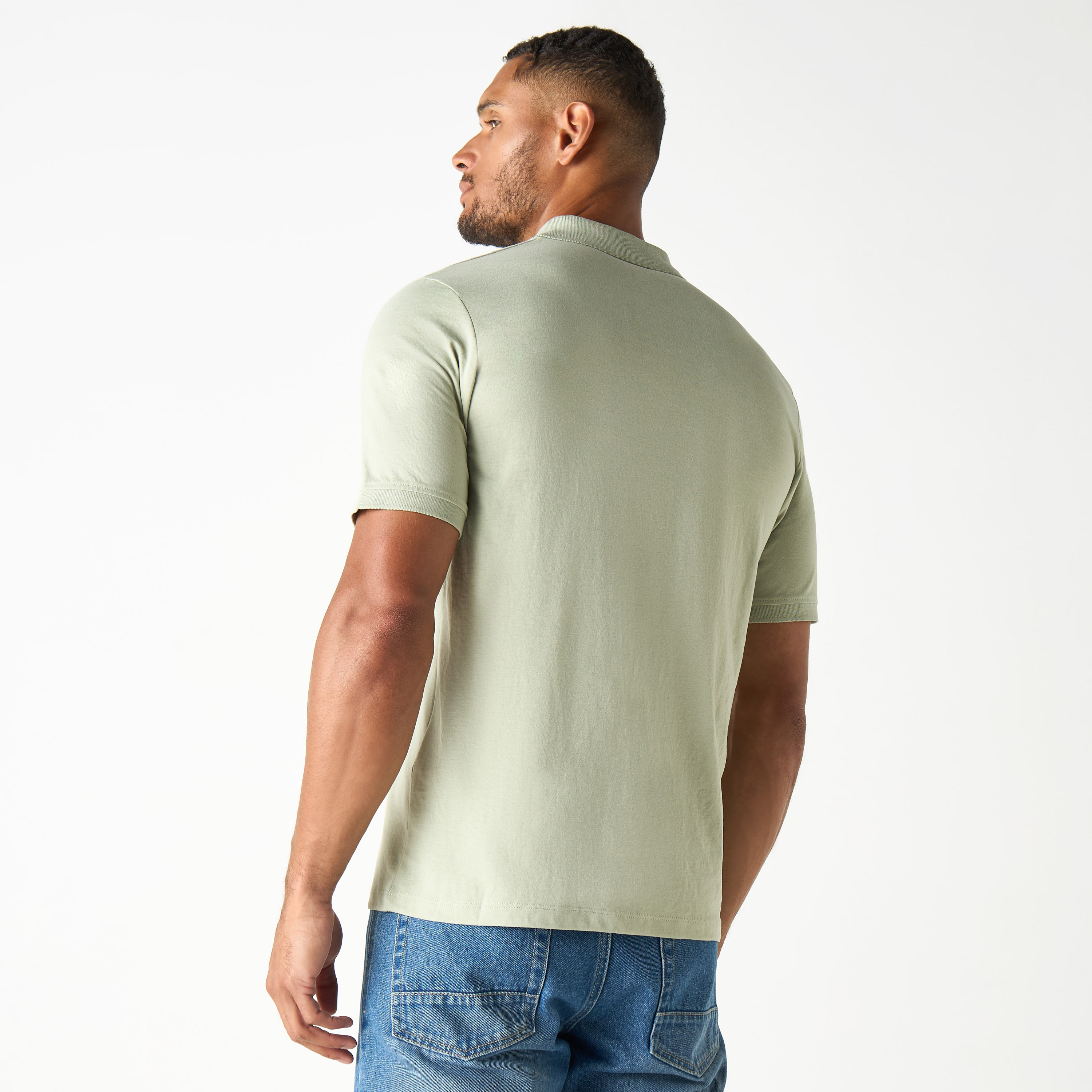 تيشيرت بولو بأكمام قصيرة وياقة وشعار من جاك آند جونز-men-clothing-tshirtsandpolos-polos-image-11