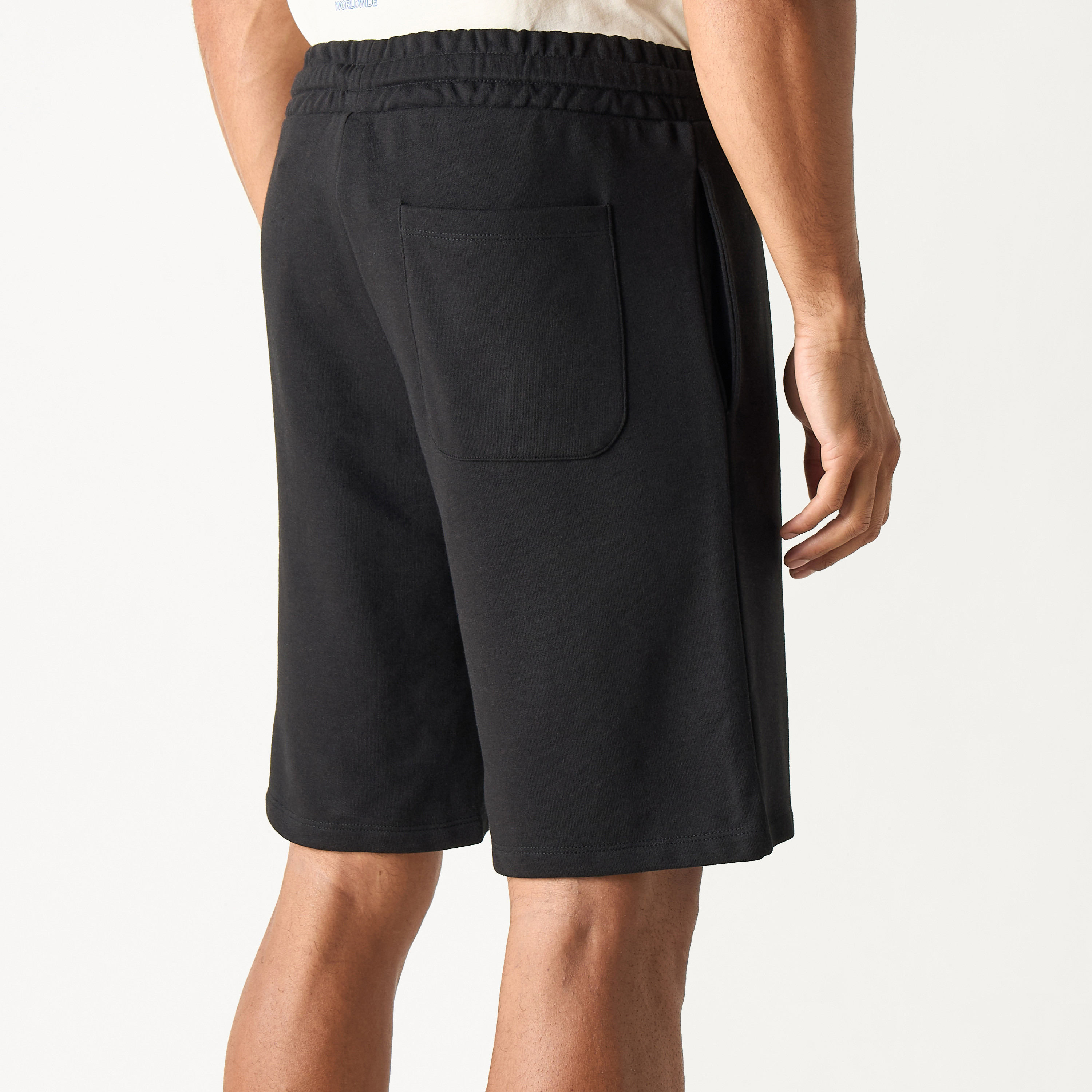 شورت متوسط الارتفاع برباط على الخصر من جاك آند جونز -men-clothing-bottoms-shorts-image-3