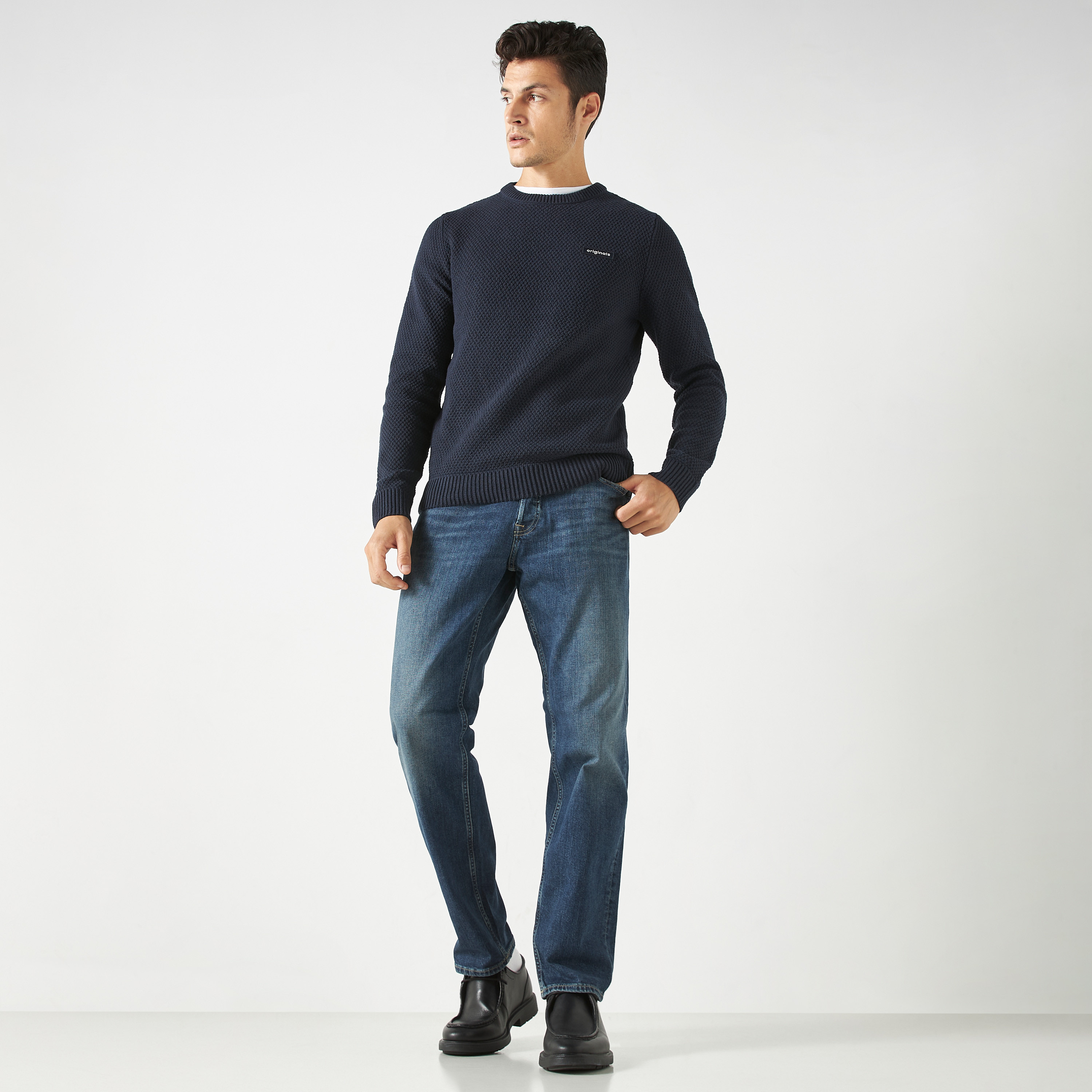 بنطال جينز مزين بجيب من جاك آند جونز بخصر متوسط الارتفاع مع مدبب-men-clothing-bottoms-jeans-image-2