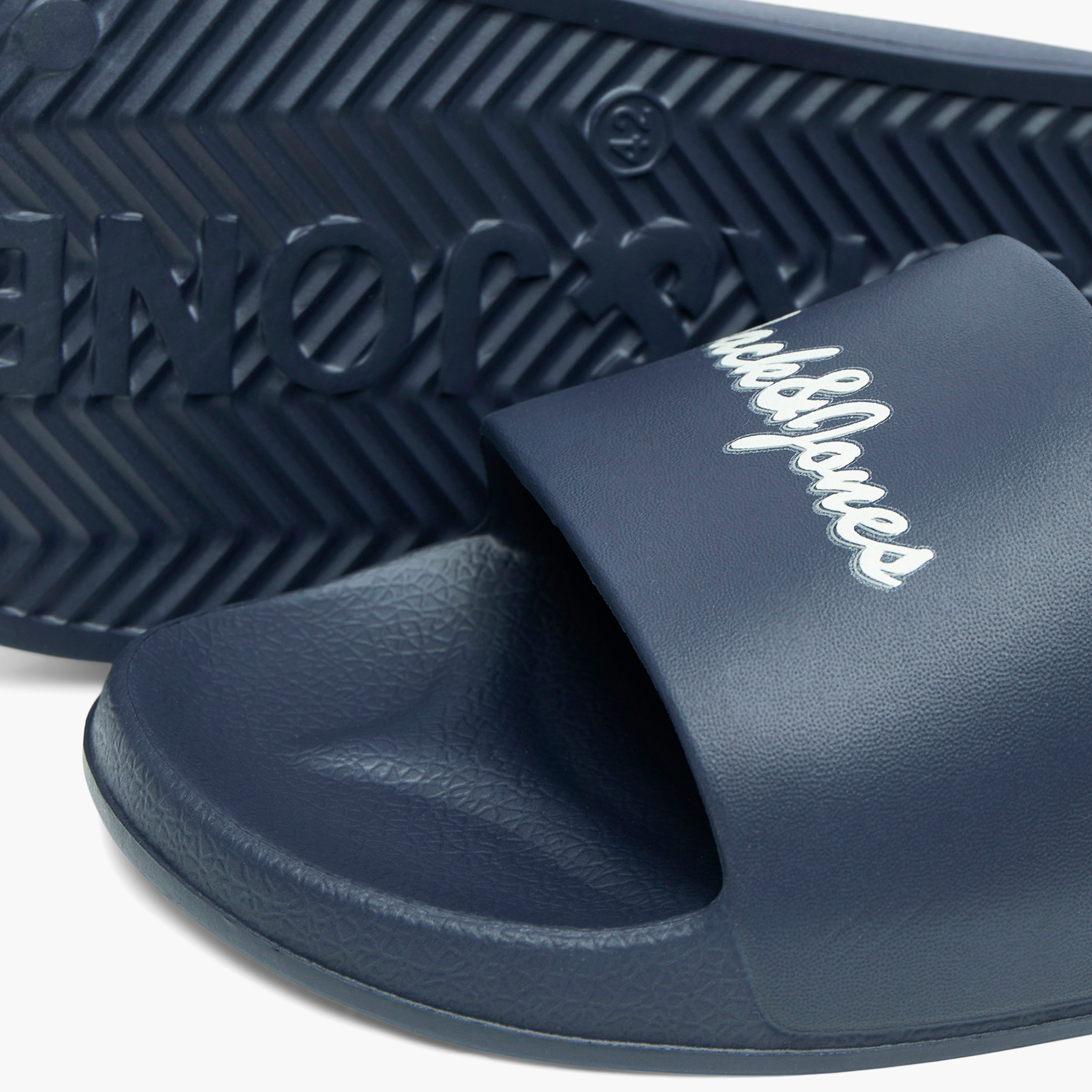 شبشب حمام السباحة مفتوح الأصابع للرجال من جاك آند جونز-men-shoes-flipflopsandslides-image-4