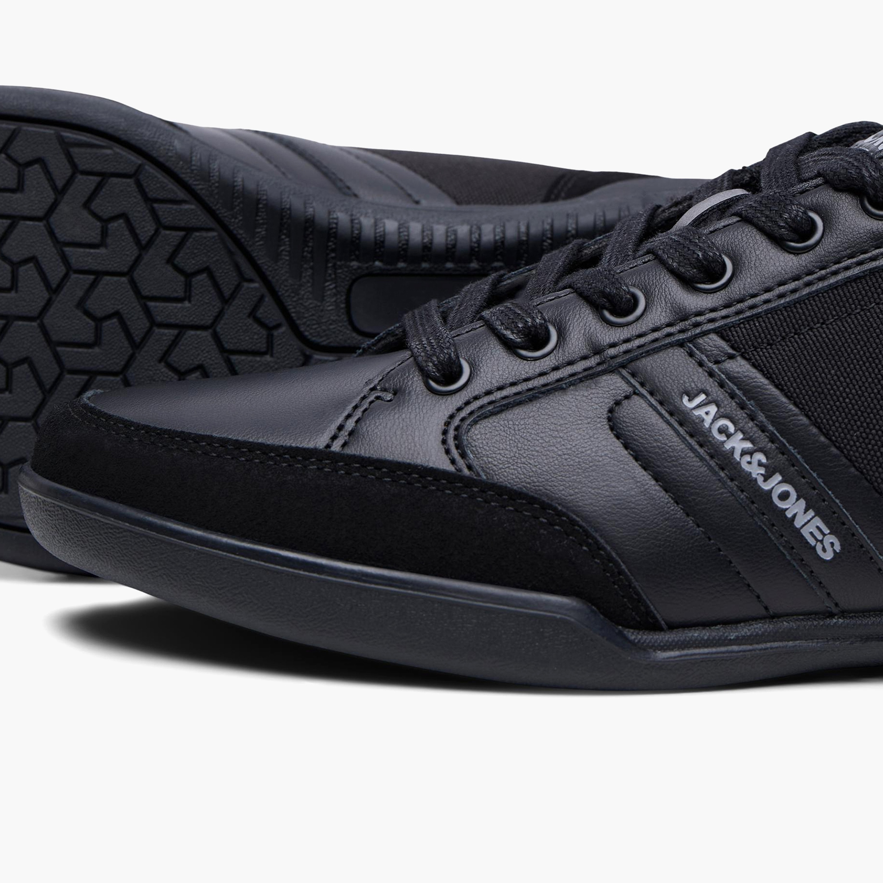 سنيكرز جاك آند جونز للرجال مع رباط برقبة منخفضة-men-shoes-sneakers-image-4