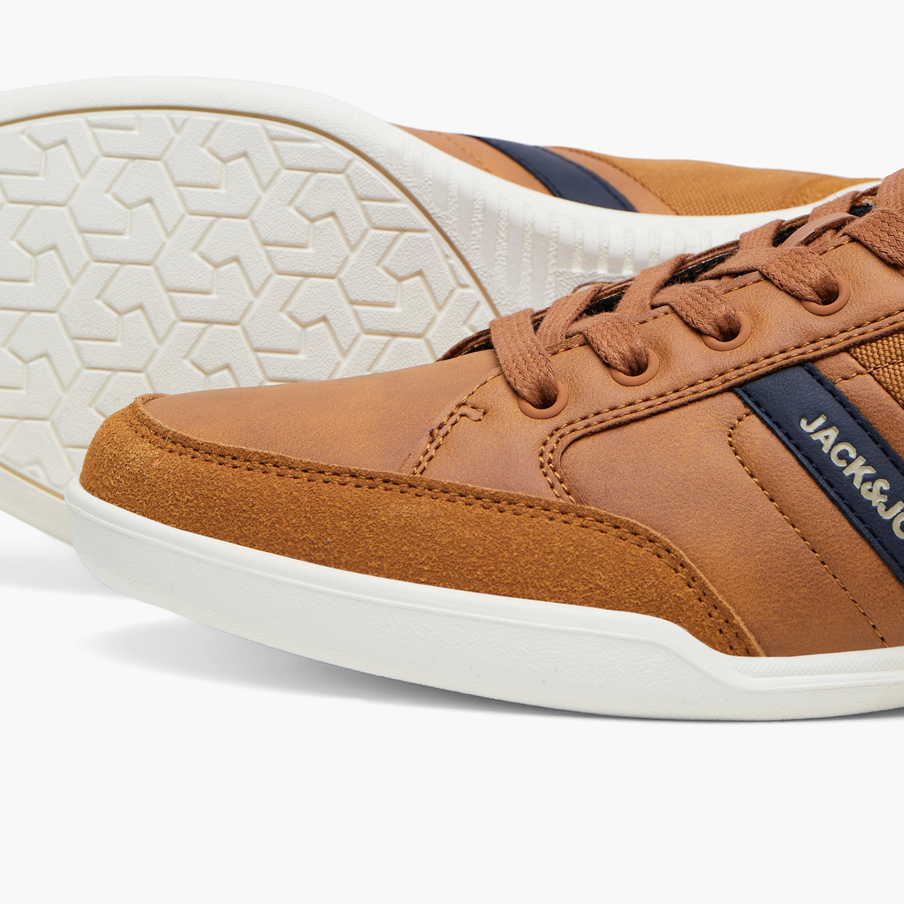 سنيكرز جاك آند جونز للرجال مع رباط برقبة منخفضة-men-shoes-sneakers-image-12