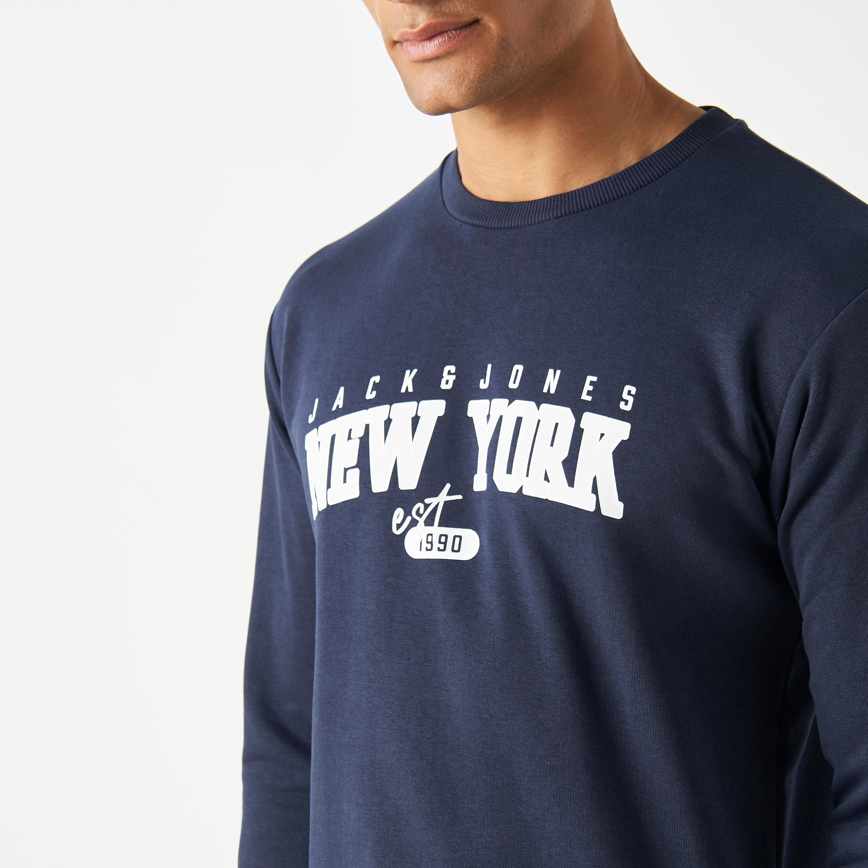 سويت شيرت برقبة دائرية وطبعات من جاك آند جونز-men-winterwear-hoodiesandsweatshirts-image-8