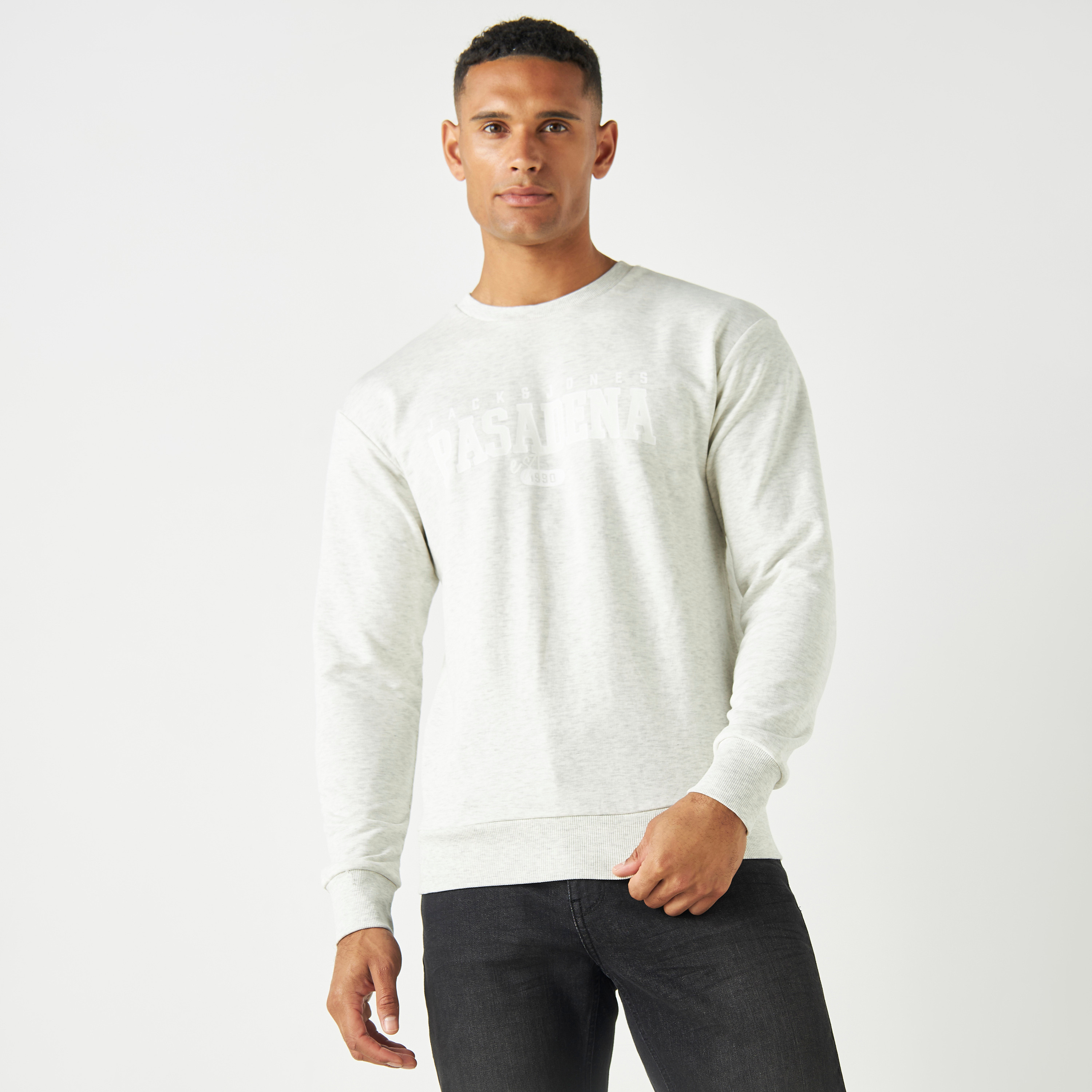 سويت شيرت برقبة دائرية وطبعات من جاك آند جونز-men-winterwear-hoodiesandsweatshirts-image-9