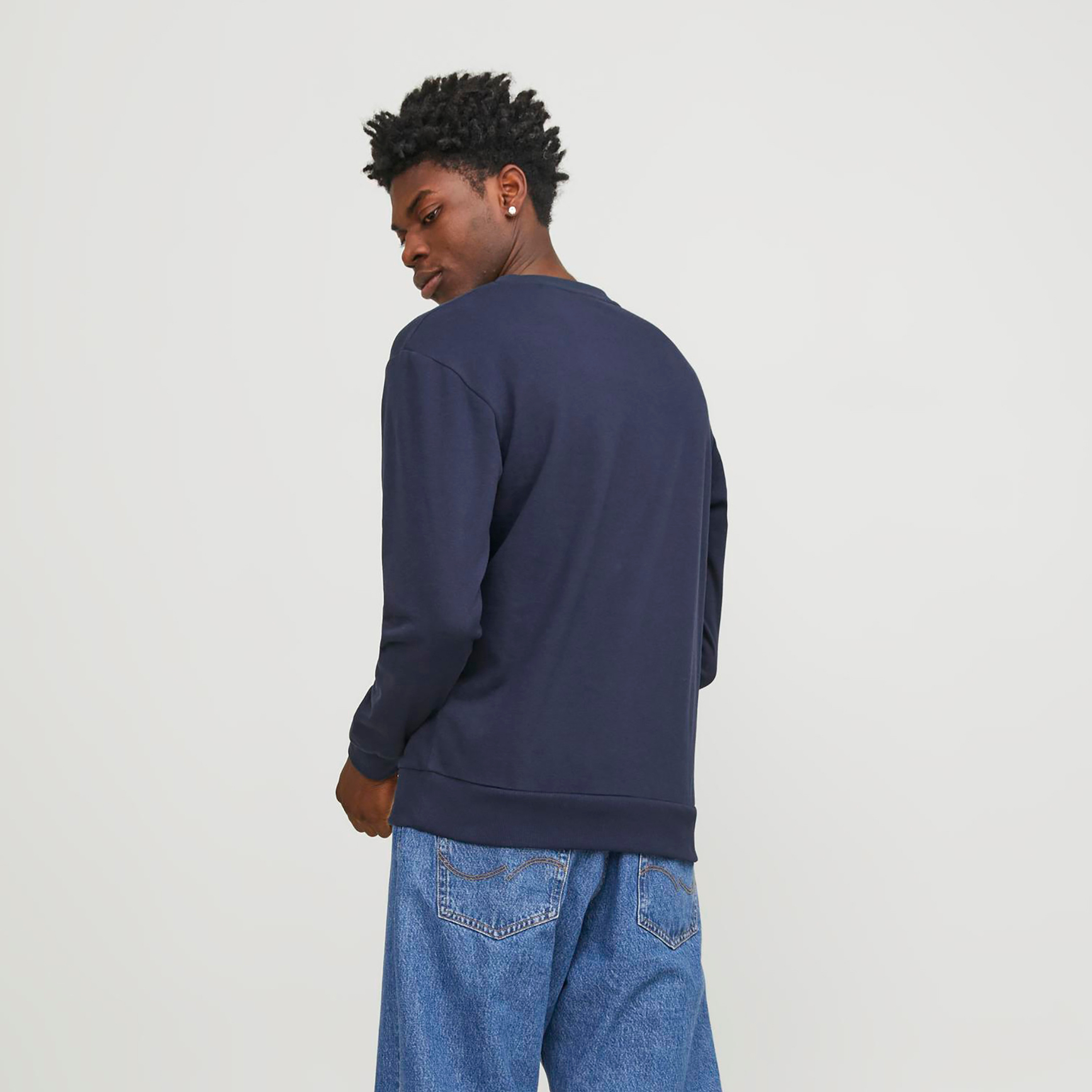 سويت شيرت من جاك آند جونز بأكمام طويلة وياقة مستديرة لوجو-men-winterwear-hoodiesandsweatshirts-image-12
