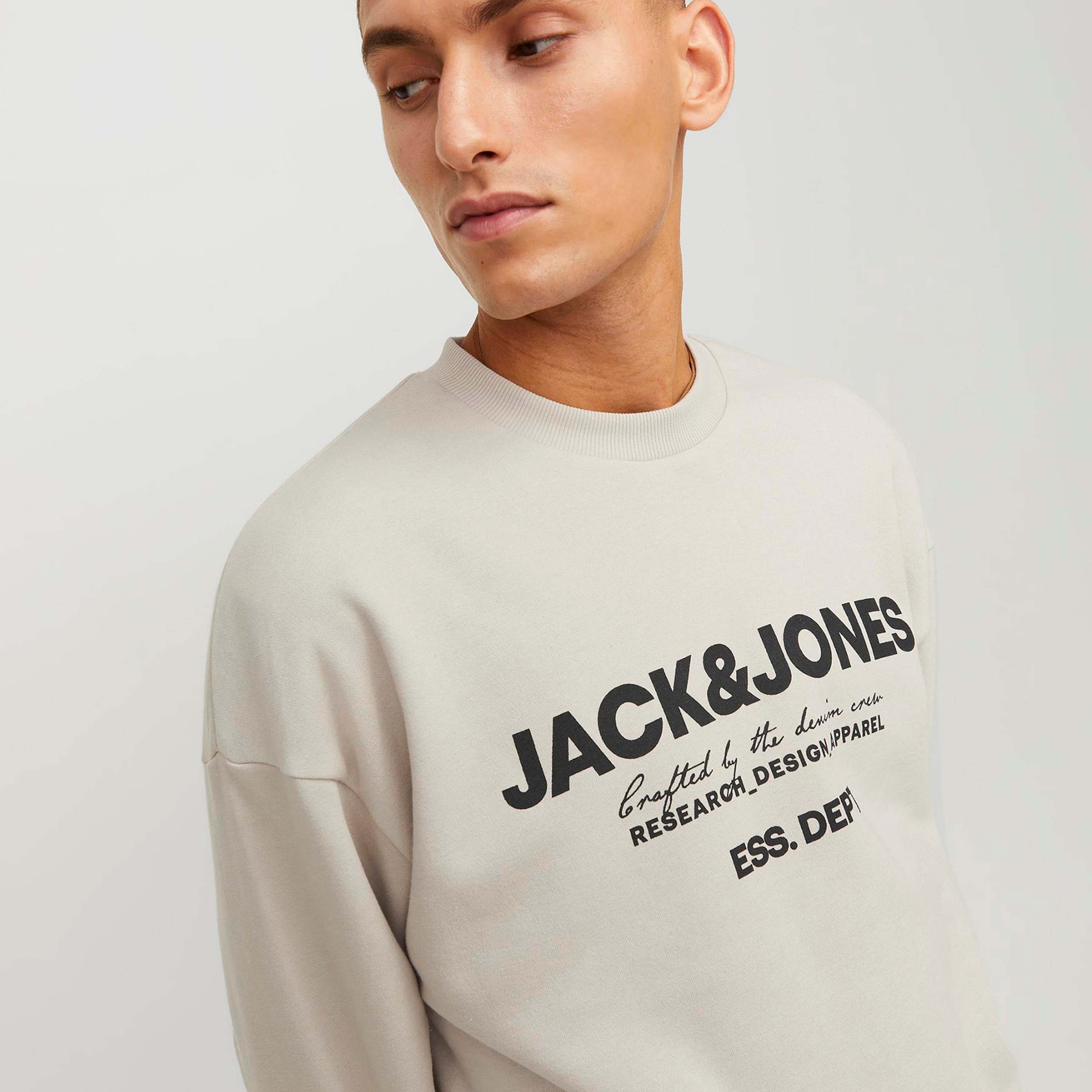 Jack & Jones Logo Crew Neck Long Sleeves Sweatshirt-men-winterwear-hoodiesandsweatshirts-image-3