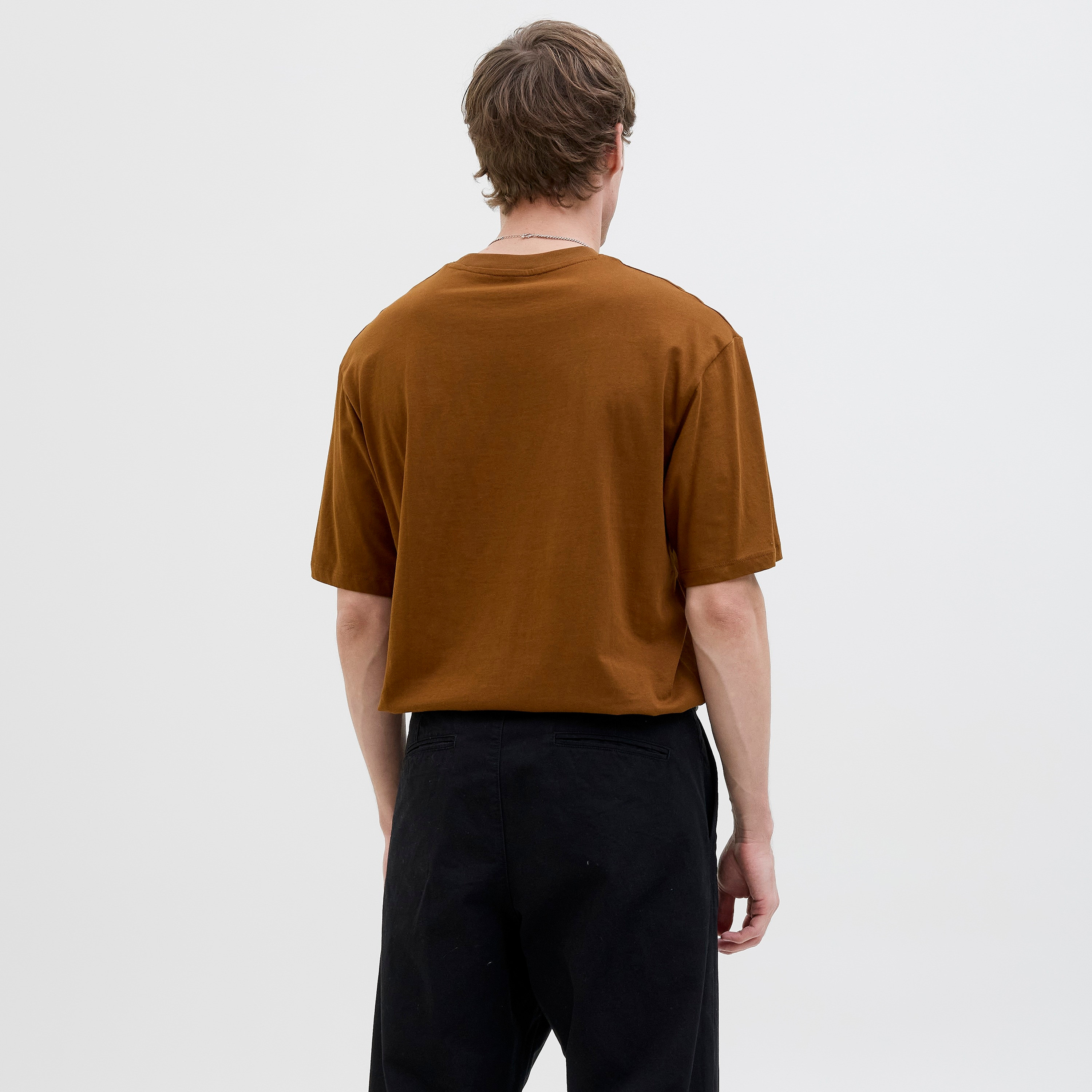 تيشيرت رجالي سادة بياقة دائرية وأكمام قصيرة من جاك ان جونز-men-clothing-tshirtsandpolos-tshirts-image-20