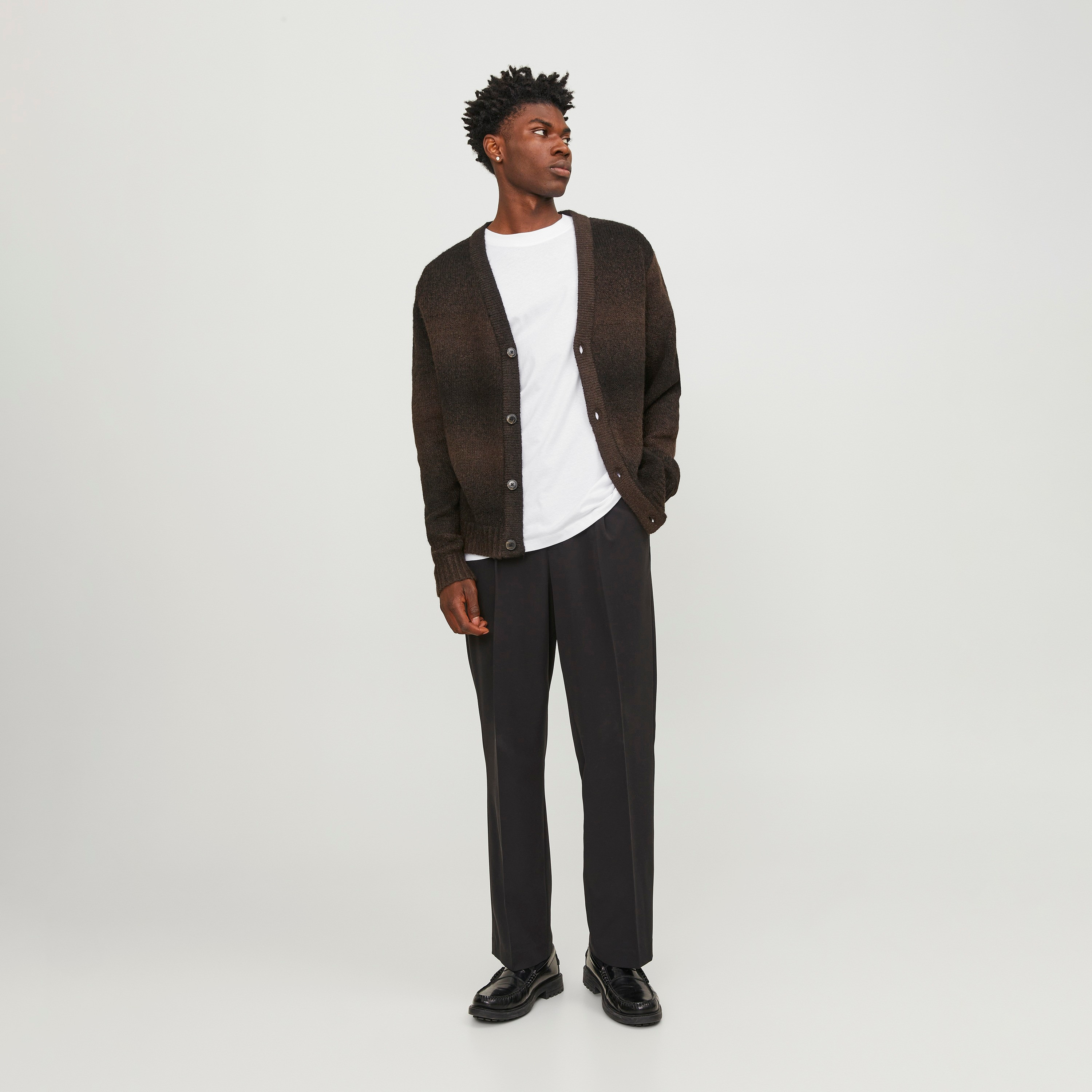 تيشيرت رجالي سادة بياقة دائرية وأكمام قصيرة من جاك ان جونز-men-clothing-tshirtsandpolos-tshirts-image-6