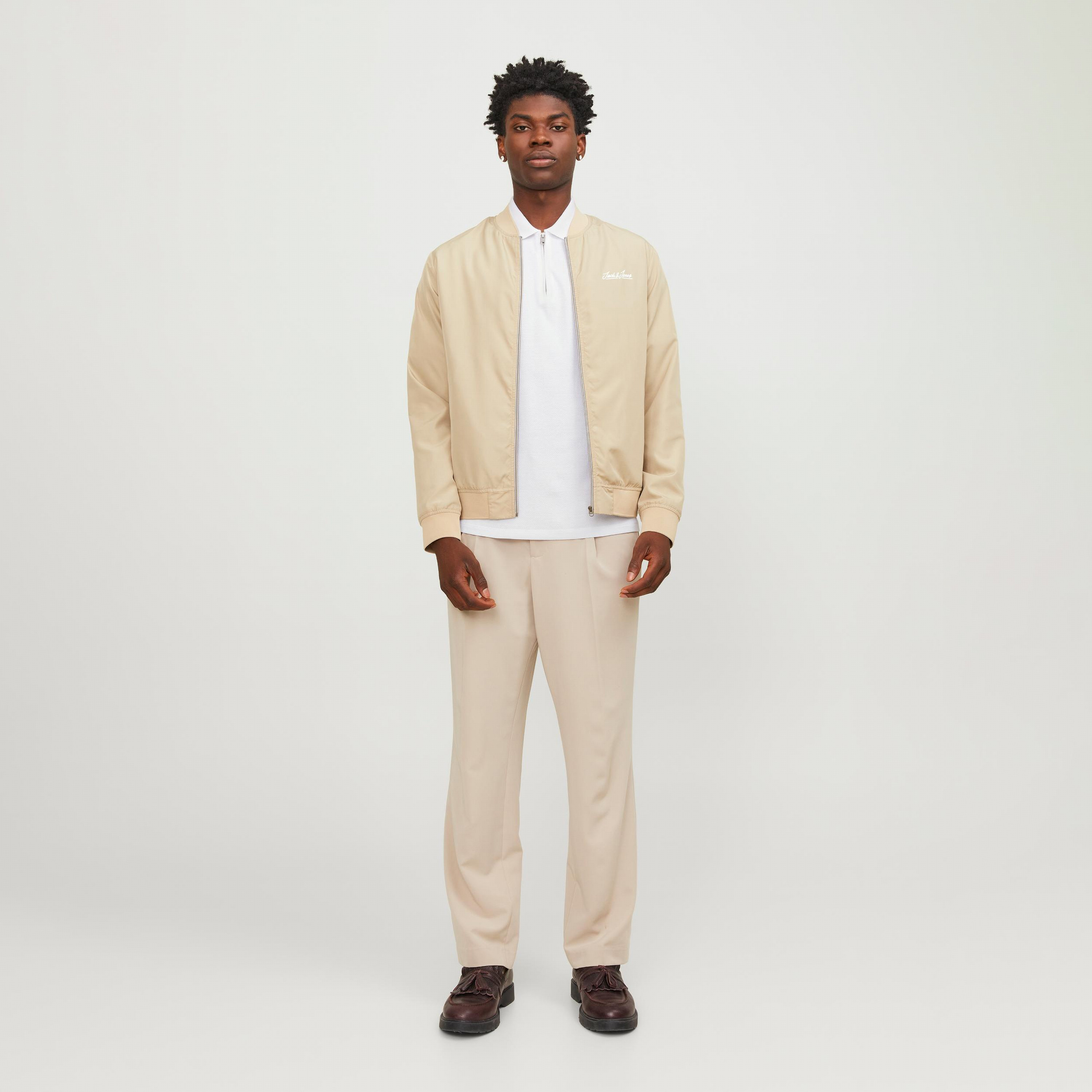 تي شيرت بولو بأكمام قصيرة وياقة منقوشة  مع سحاب للإغلاق من جاك آند جونز-men-clothing-tshirtsandpolos-polos-image-10