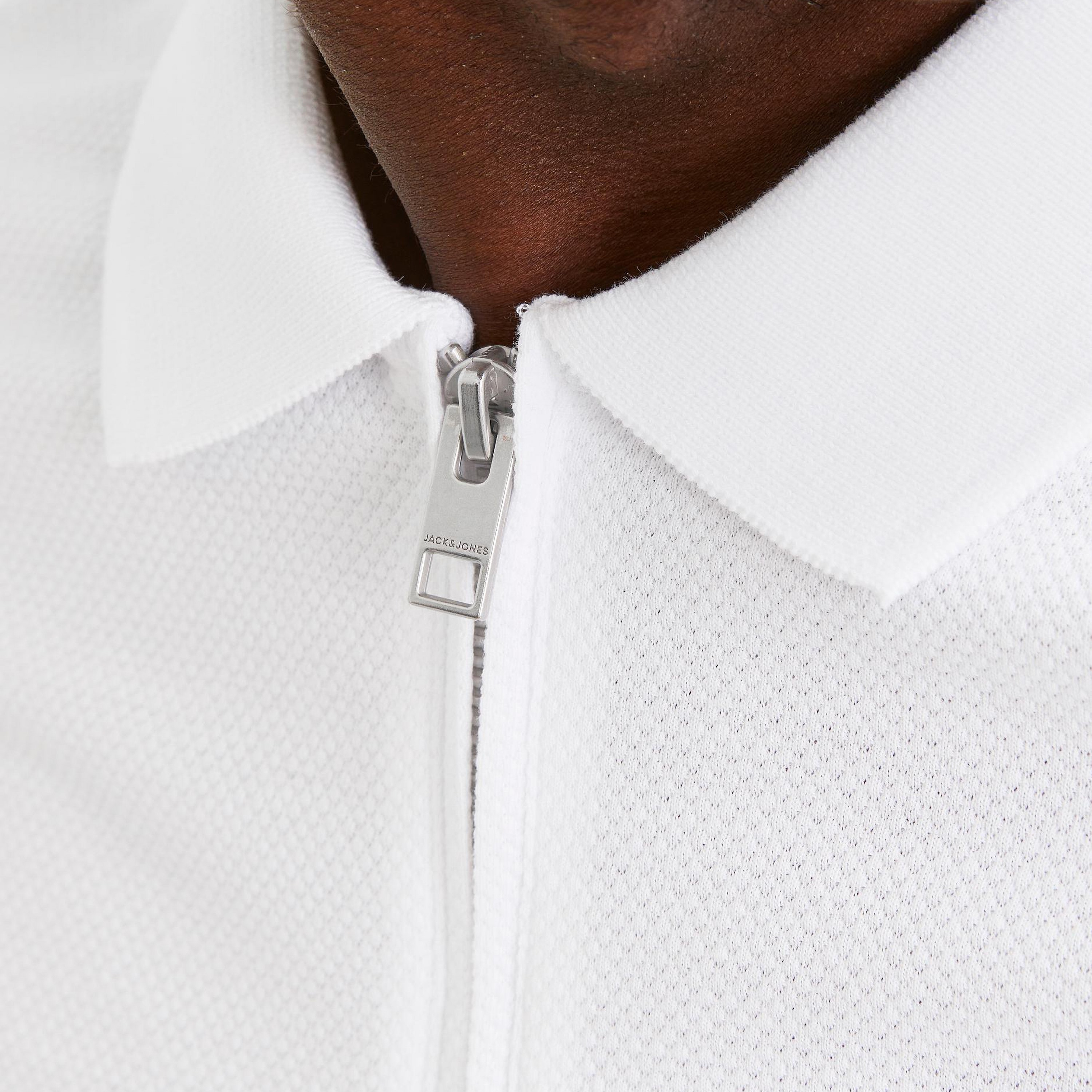 تي شيرت بولو بأكمام قصيرة وياقة منقوشة  مع سحاب للإغلاق من جاك آند جونز-men-clothing-tshirtsandpolos-polos-image-11