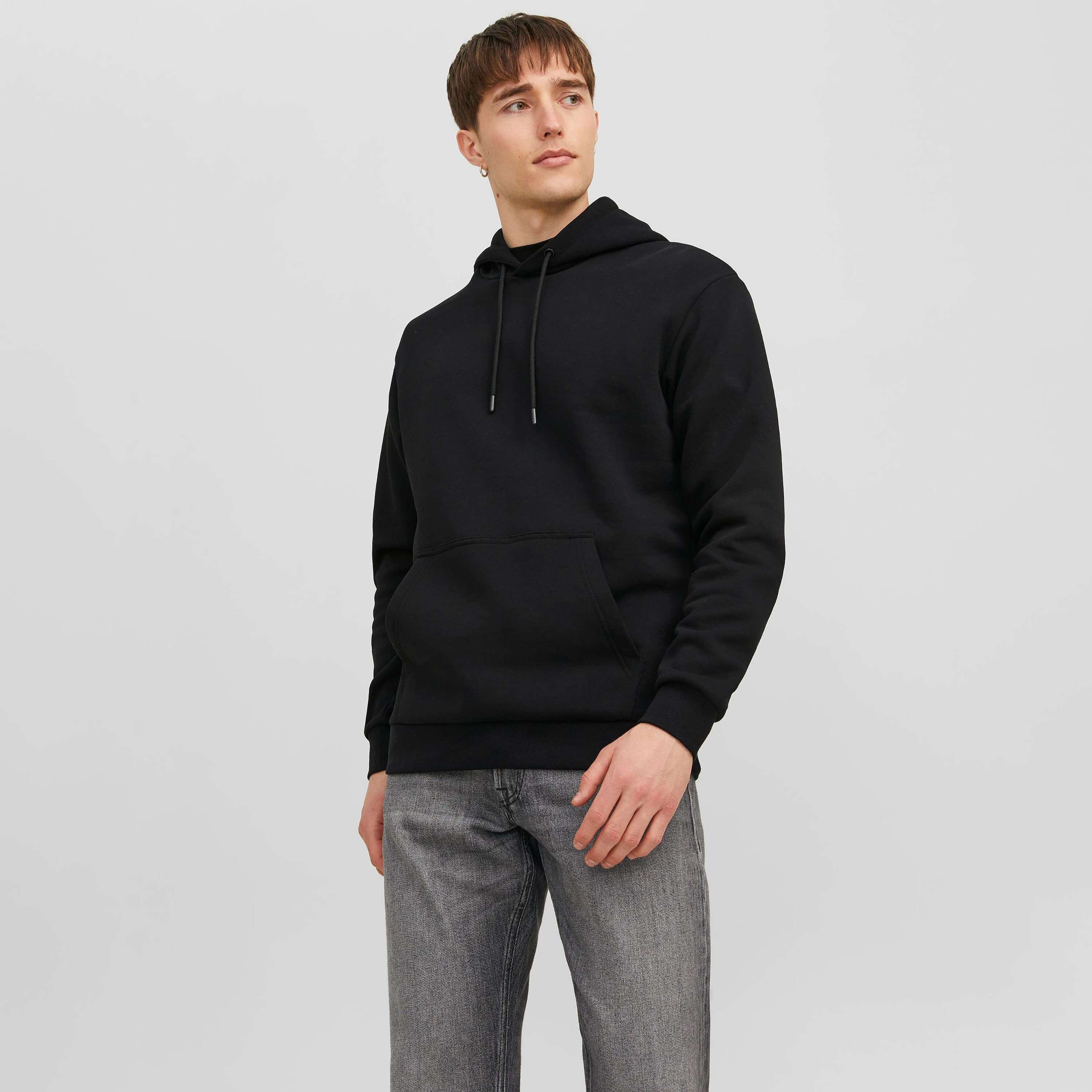 هوديز من جاك آند جونز سادة مع جيب كانغارو-men-winterwear-hoodiesandsweatshirts-image-1