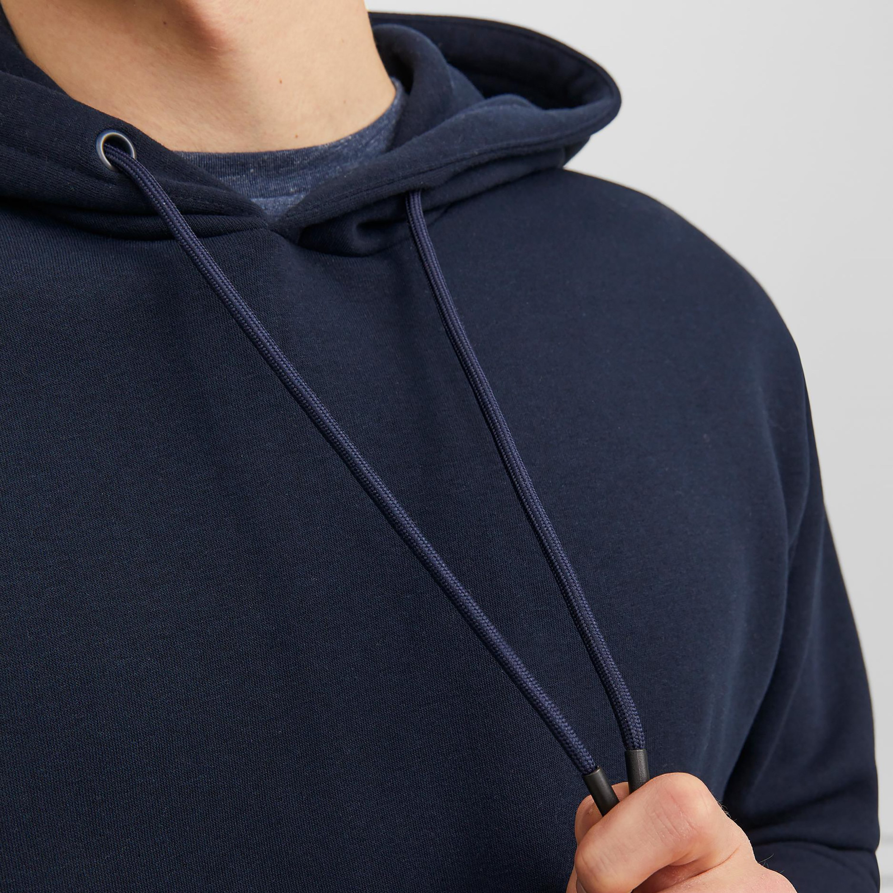 هوديز من جاك آند جونز سادة مع جيب كانغارو-men-winterwear-hoodiesandsweatshirts-image-16