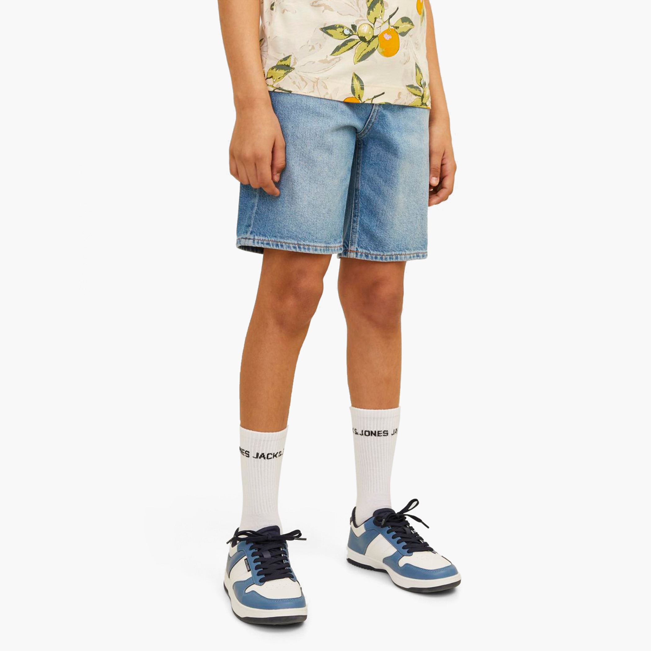 Jack & Jones Junior Solid Denim Shorts with Pockets and Button Closure-boys-clothing-bottoms-shorts-image-5