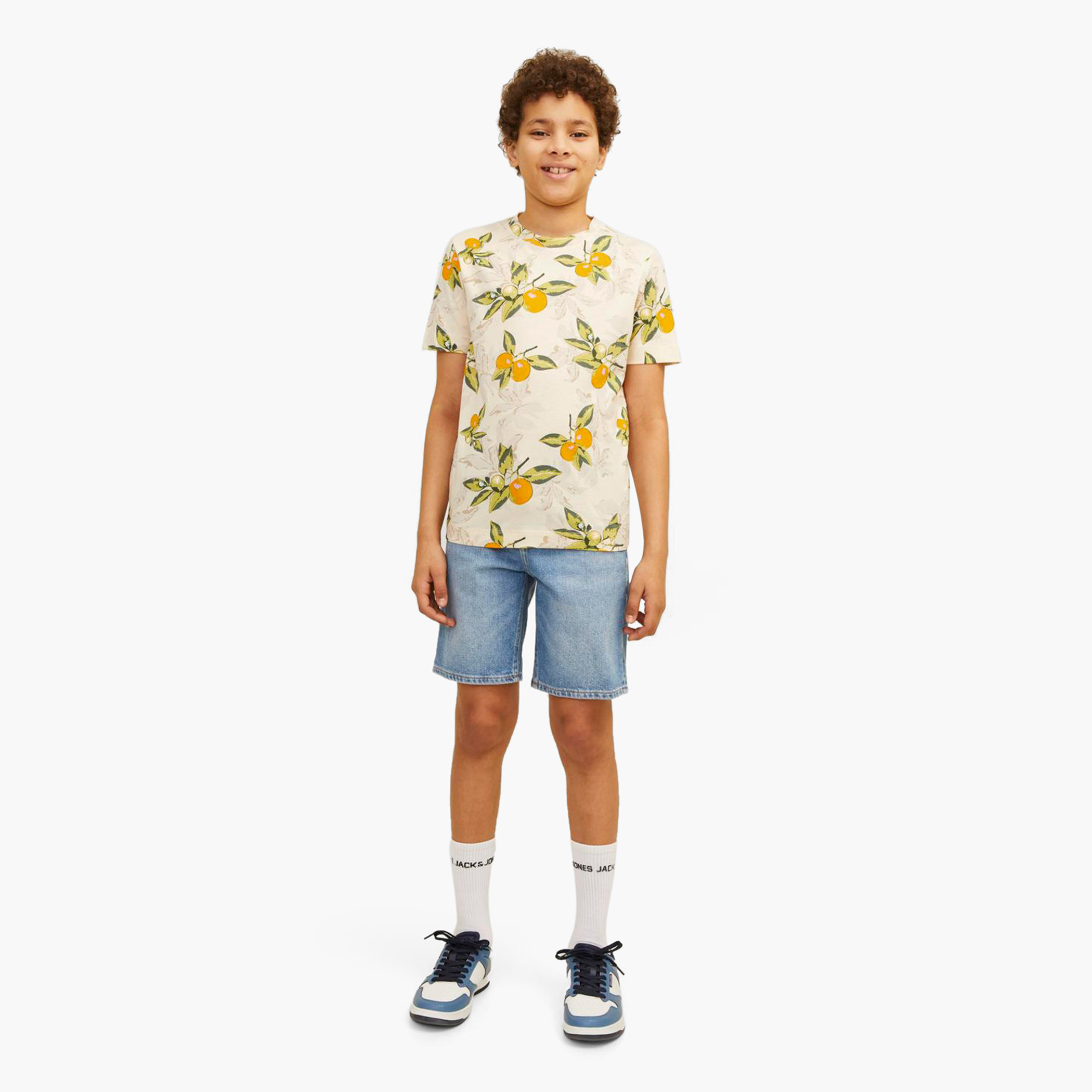 Jack & Jones Junior Solid Denim Shorts with Pockets and Button Closure-boys-clothing-bottoms-shorts-image-4
