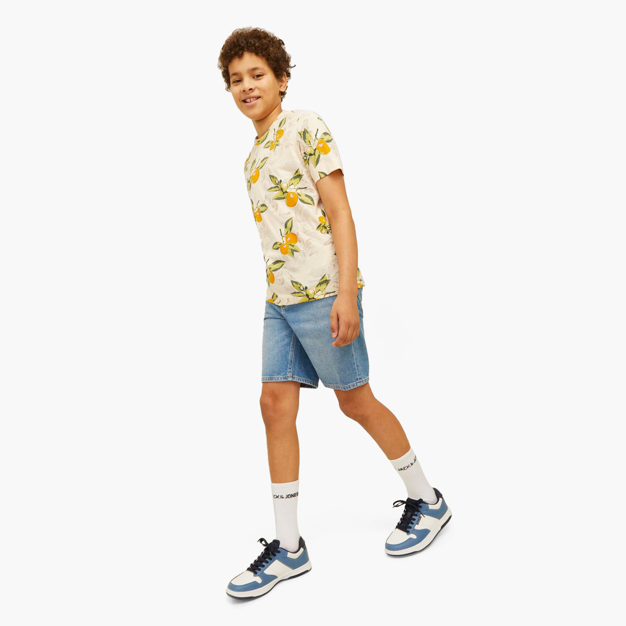 Jack & Jones Junior Solid Denim Shorts with Pockets and Button Closure-boys-clothing-bottoms-shorts-image-7