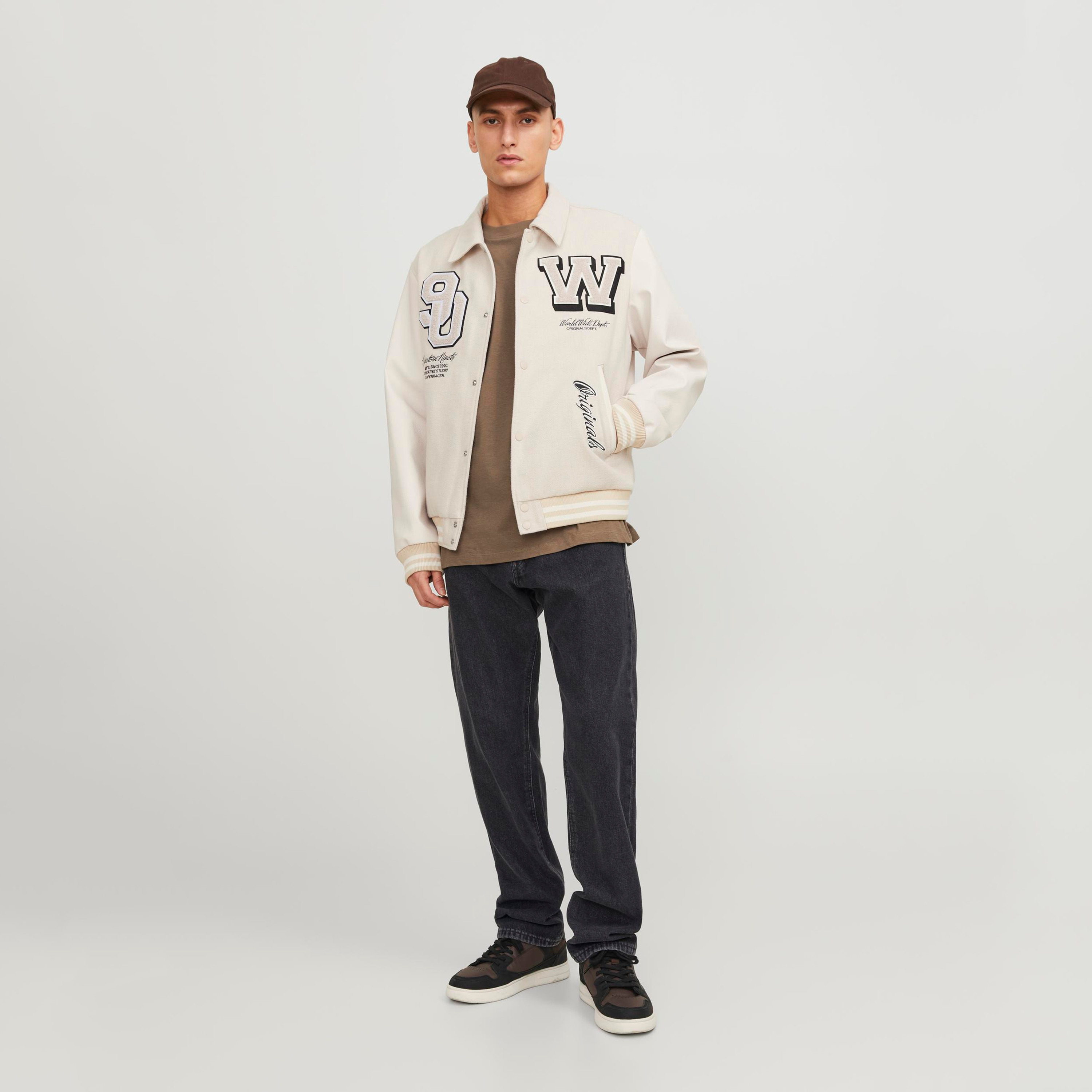 Jack & Jones Black Relaxed Fit High-Rise Classic Five-Pocket Jeans-men-clothing-bottoms-jeans-image-5