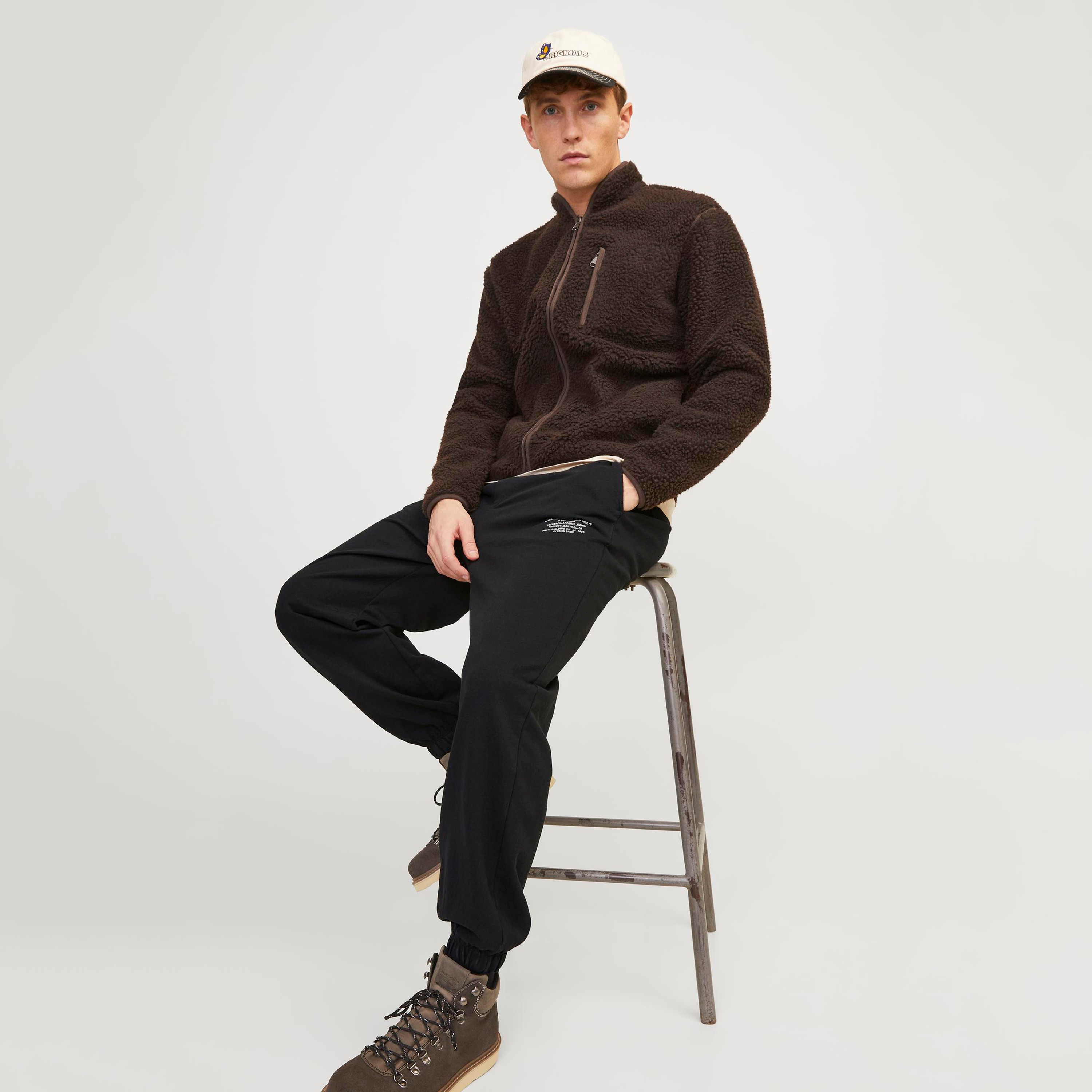 Jack & Jones Black Wide Fit Mid-Rise Classic Five-Pocket Jogger-men-clothing-bottoms-joggers-image-5
