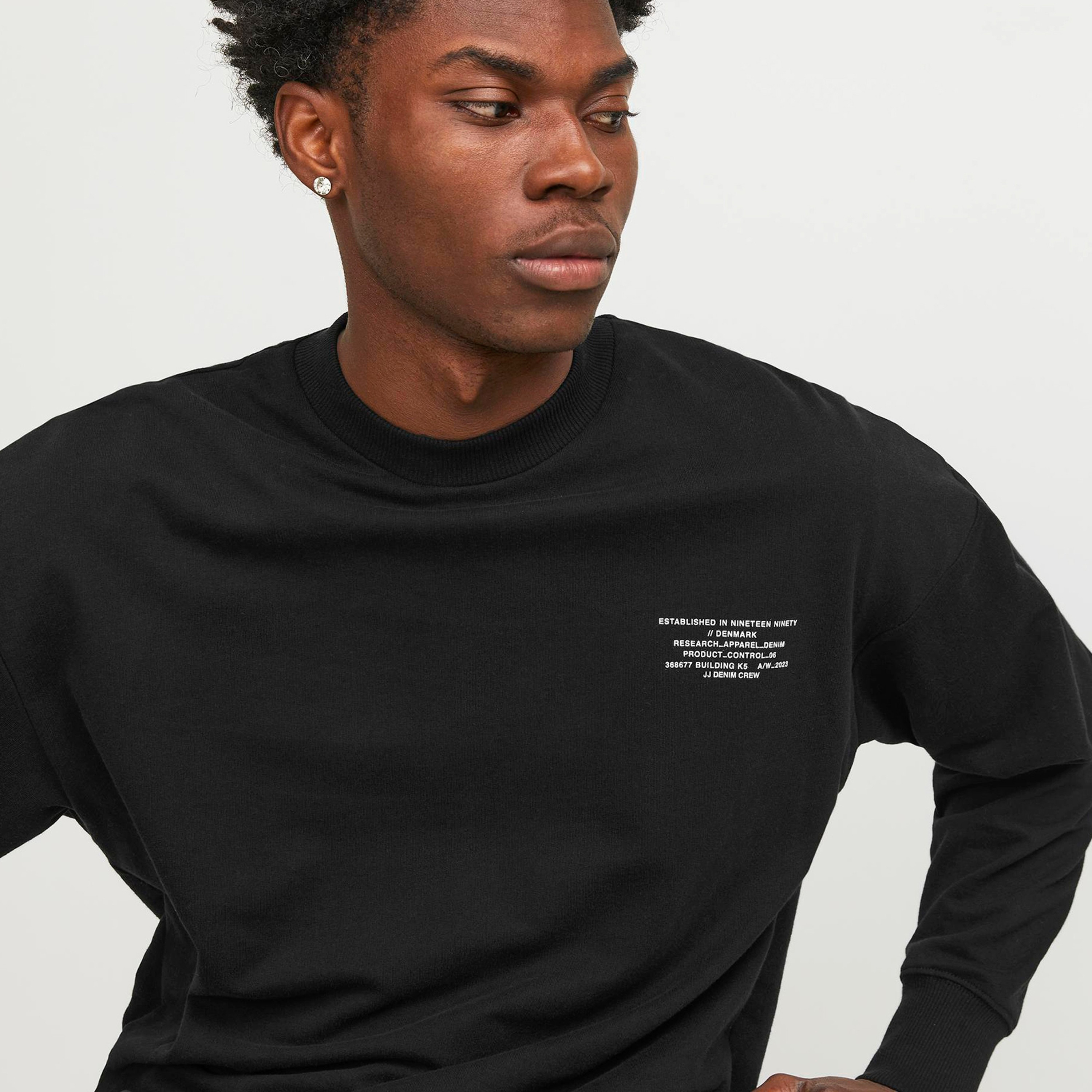 Jack & Jones Plain Crew Neck Long Sleeves Oversized Sweatshirt-men-winterwear-hoodiesandsweatshirts-image-3