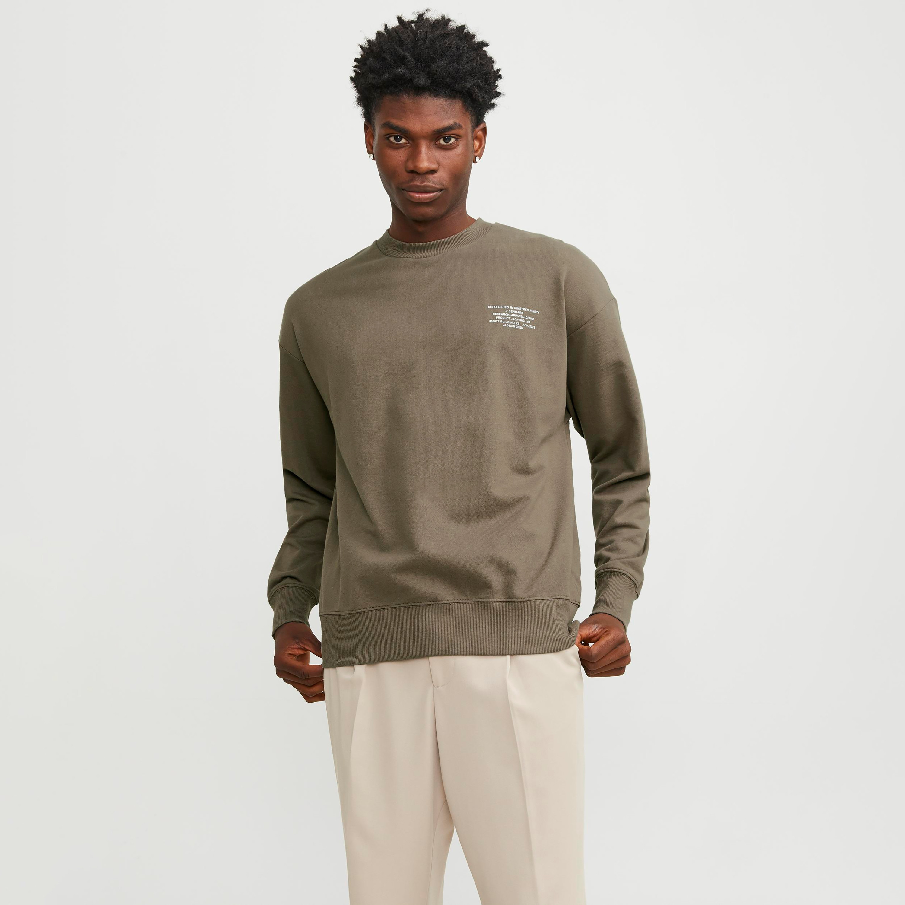 Jack & Jones Plain Crew Neck Long Sleeves Oversized Sweatshirt-men-winterwear-hoodiesandsweatshirts-image-5