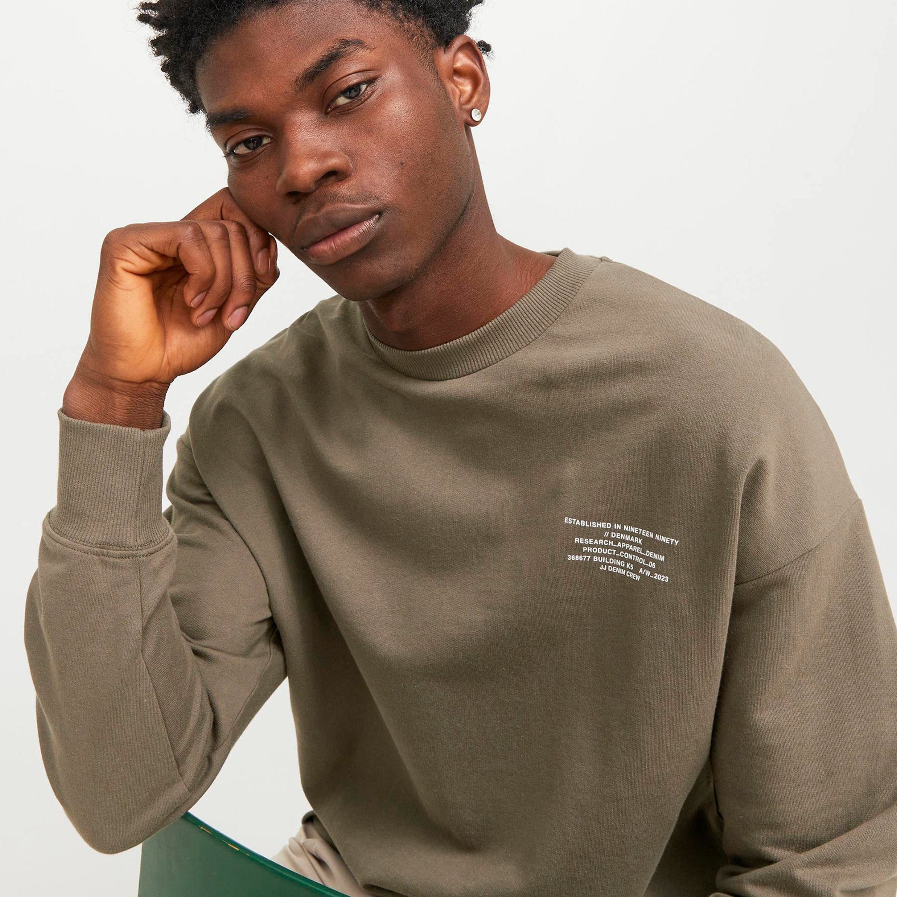 Jack & Jones Plain Crew Neck Long Sleeves Oversized Sweatshirt-men-winterwear-hoodiesandsweatshirts-image-7