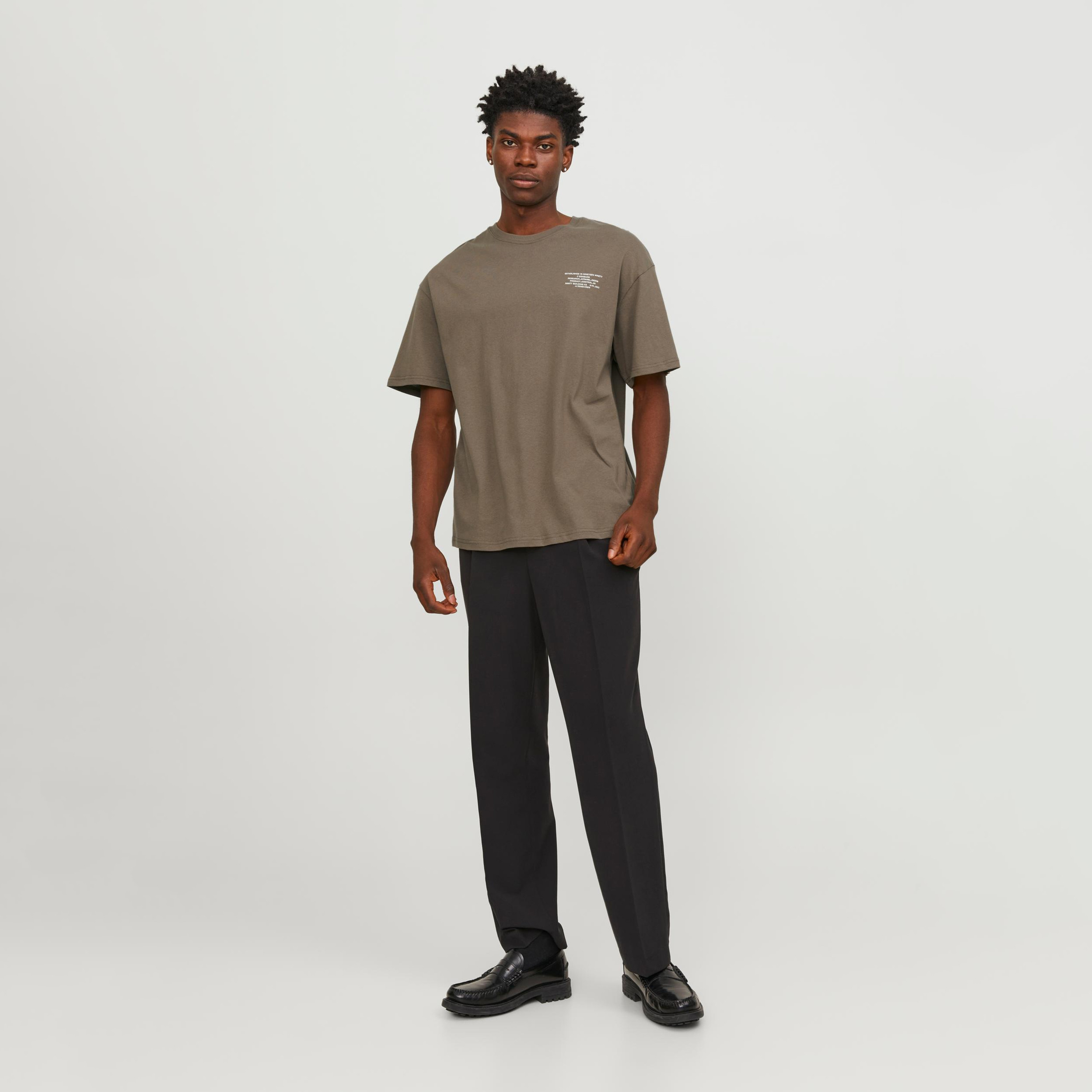 تيشيرت بأكمام قصيرة وياقة دائرية سادة من جاك آند جونز-men-clothing-tshirtsandpolos-tshirts-image-6