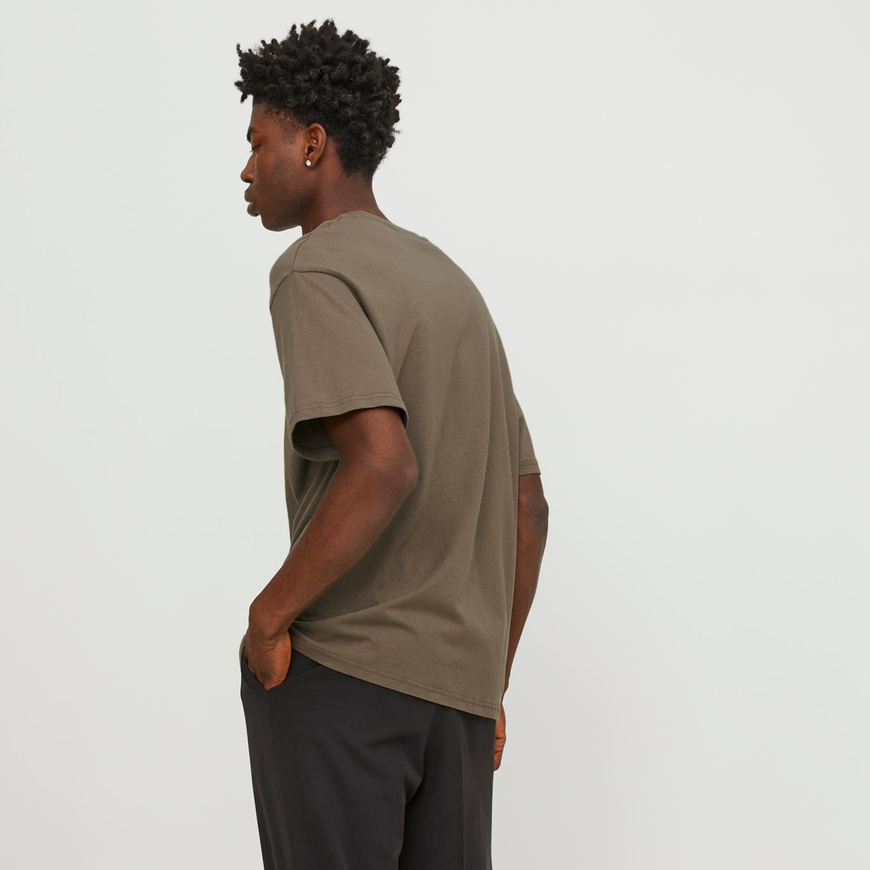 تيشيرت بأكمام قصيرة وياقة دائرية سادة من جاك آند جونز-men-clothing-tshirtsandpolos-tshirts-image-8