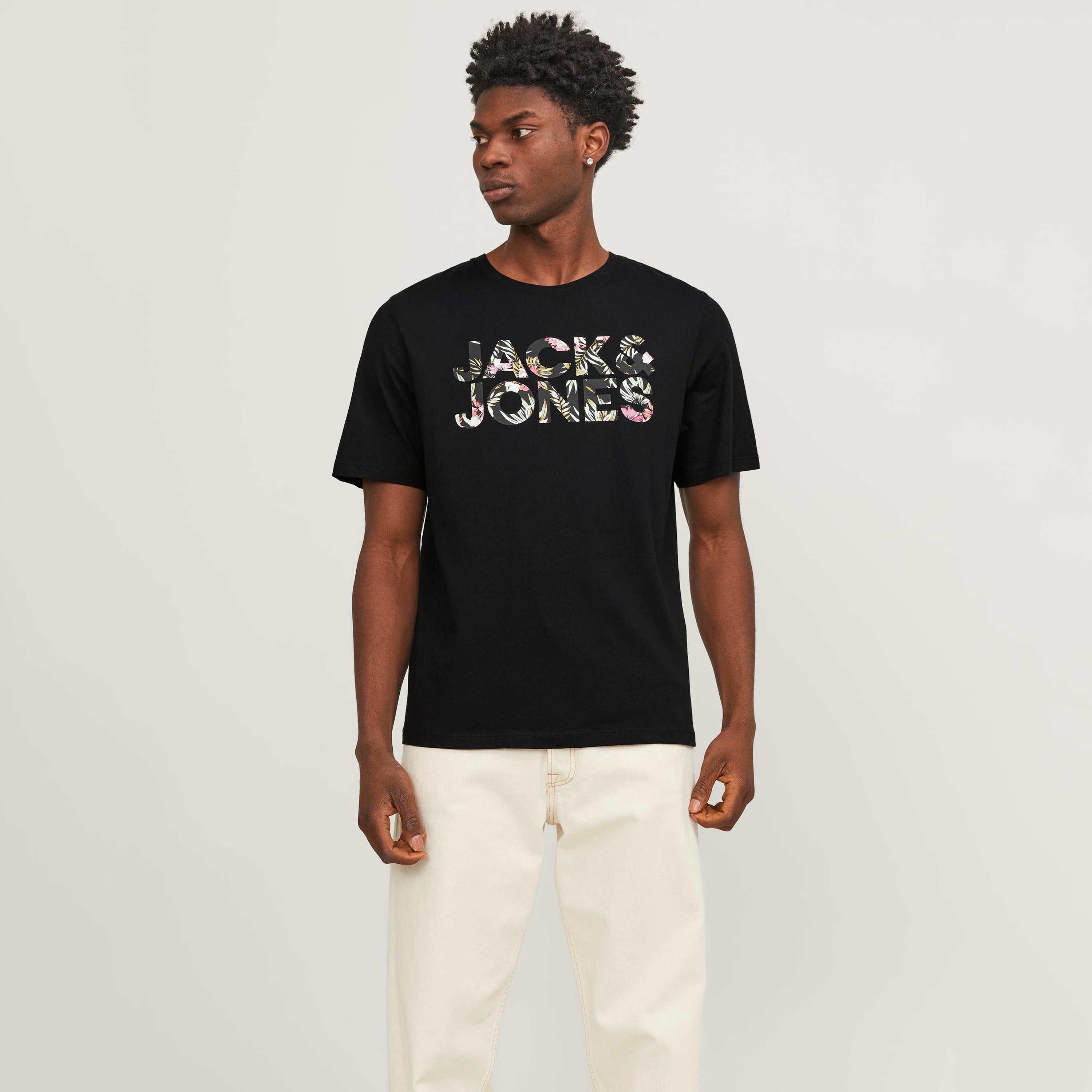 تي شيرت من جاك آند جونز بطبعة شعار بأكمام قصيرة و ياقة مستديرة-men-clothing-tshirtsandpolos-tshirts-image-6