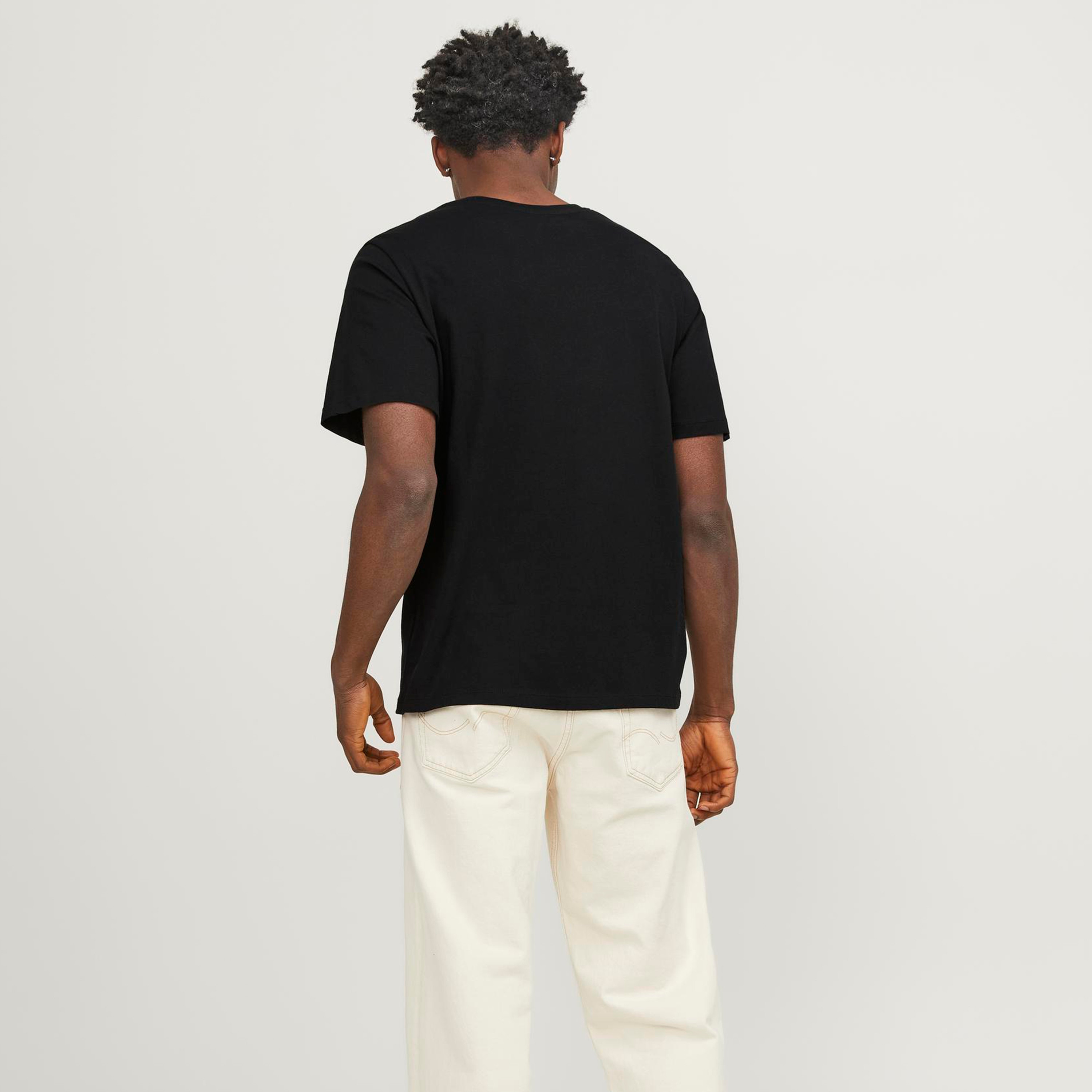 تي شيرت من جاك آند جونز بطبعة شعار بأكمام قصيرة و ياقة مستديرة-men-clothing-tshirtsandpolos-tshirts-image-9