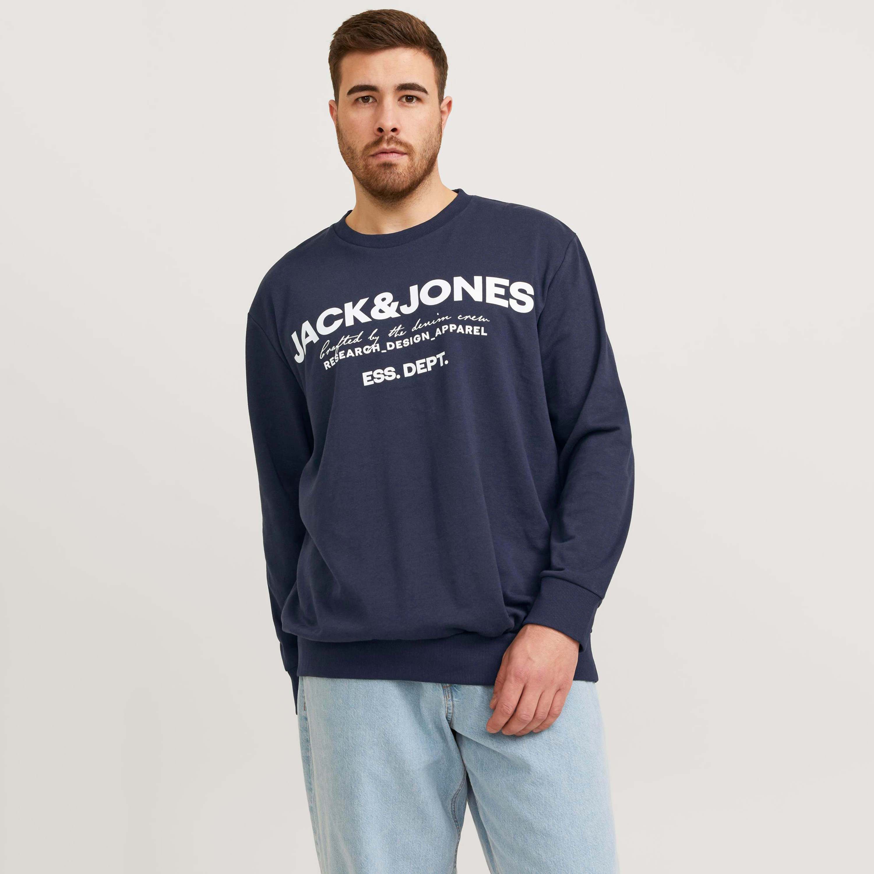 سويت شيرت من جاك آند جونز بأكمام طويلة وياقة دائرية ذو طبعة شعار بمقاس كبير-men-winterwear-hoodiesandsweatshirts-image-5