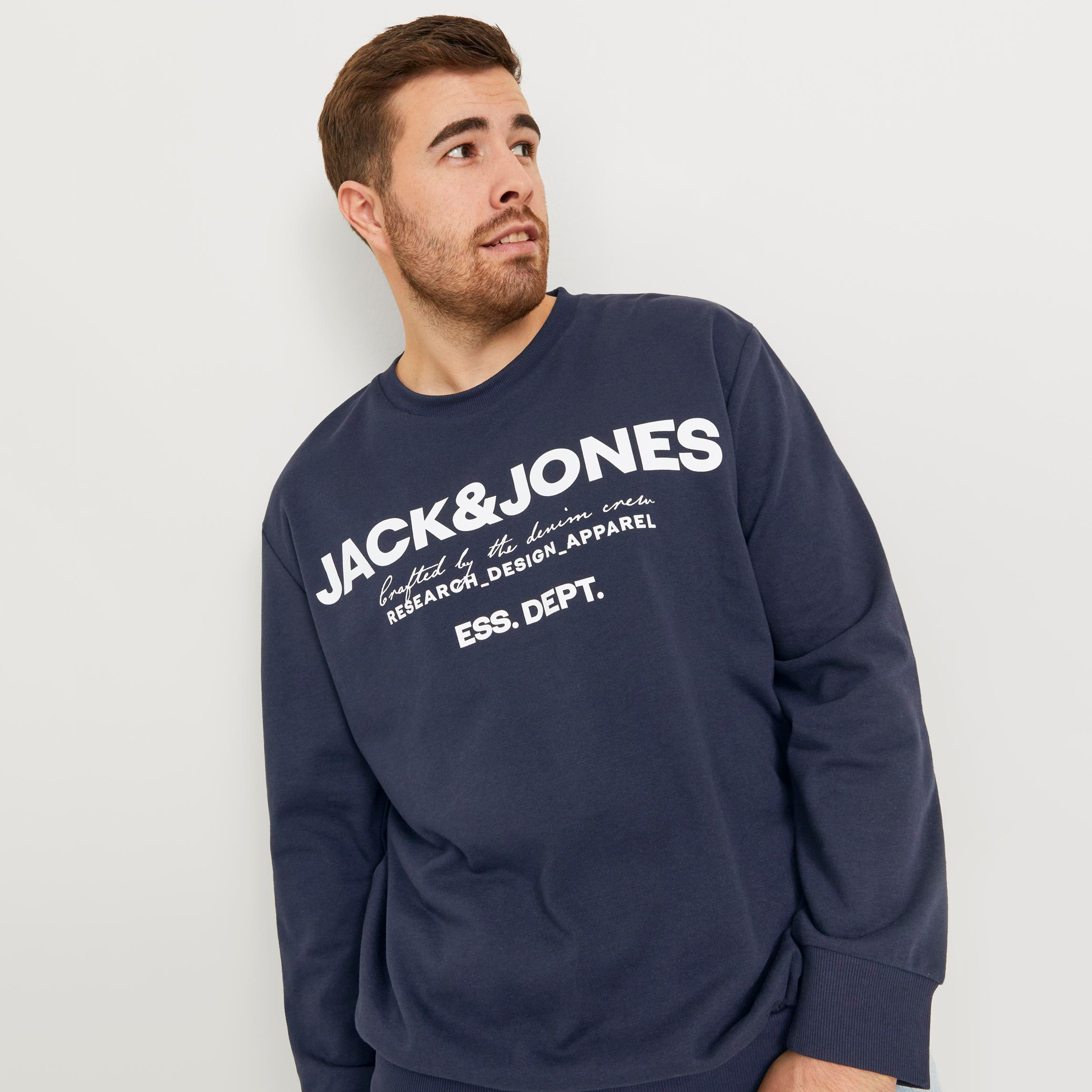 سويت شيرت من جاك آند جونز بأكمام طويلة وياقة دائرية ذو طبعة شعار بمقاس كبير-men-winterwear-hoodiesandsweatshirts-image-7
