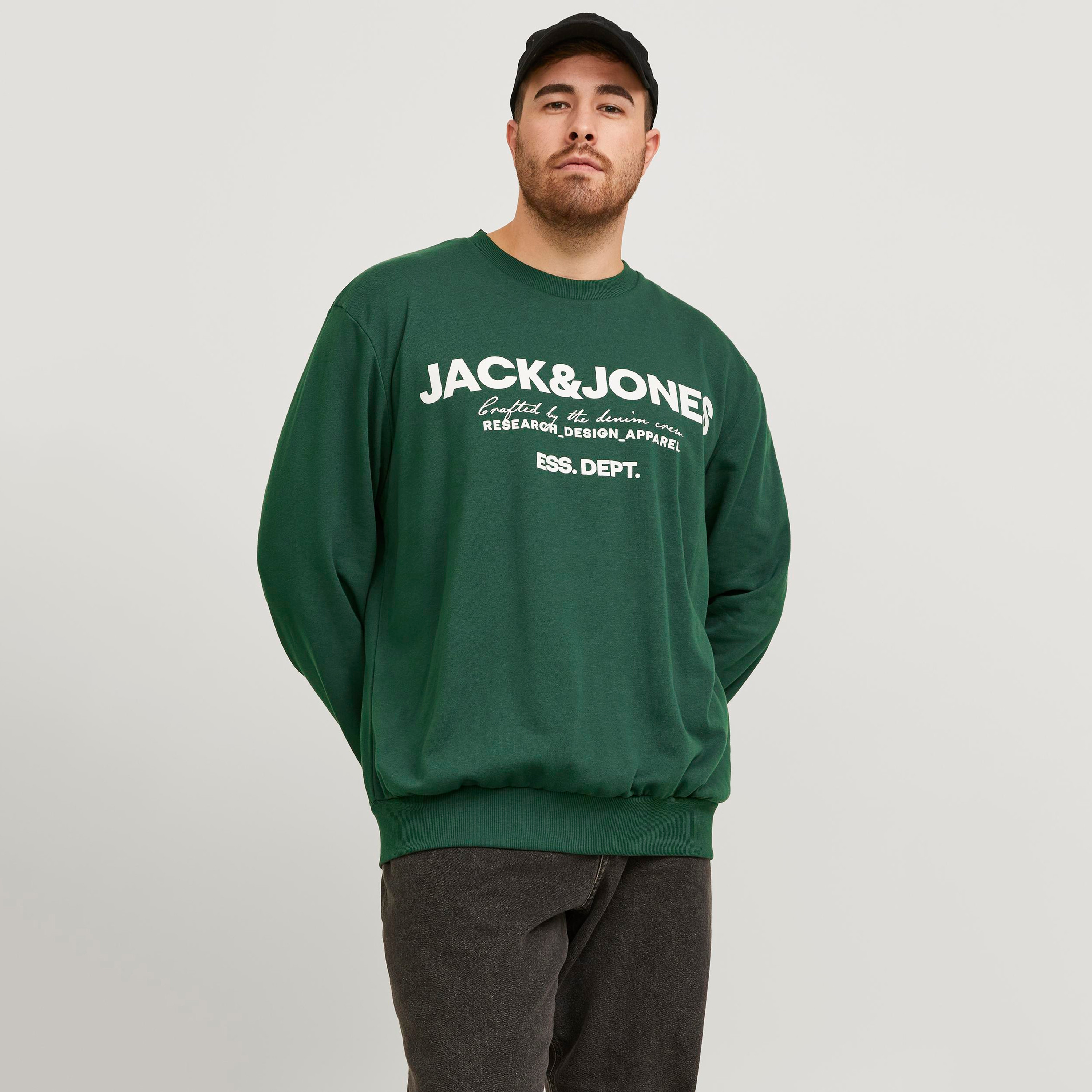 سويت شيرت من جاك آند جونز بأكمام طويلة وياقة دائرية ذو طبعة شعار بمقاس كبير-men-winterwear-hoodiesandsweatshirts-image-9