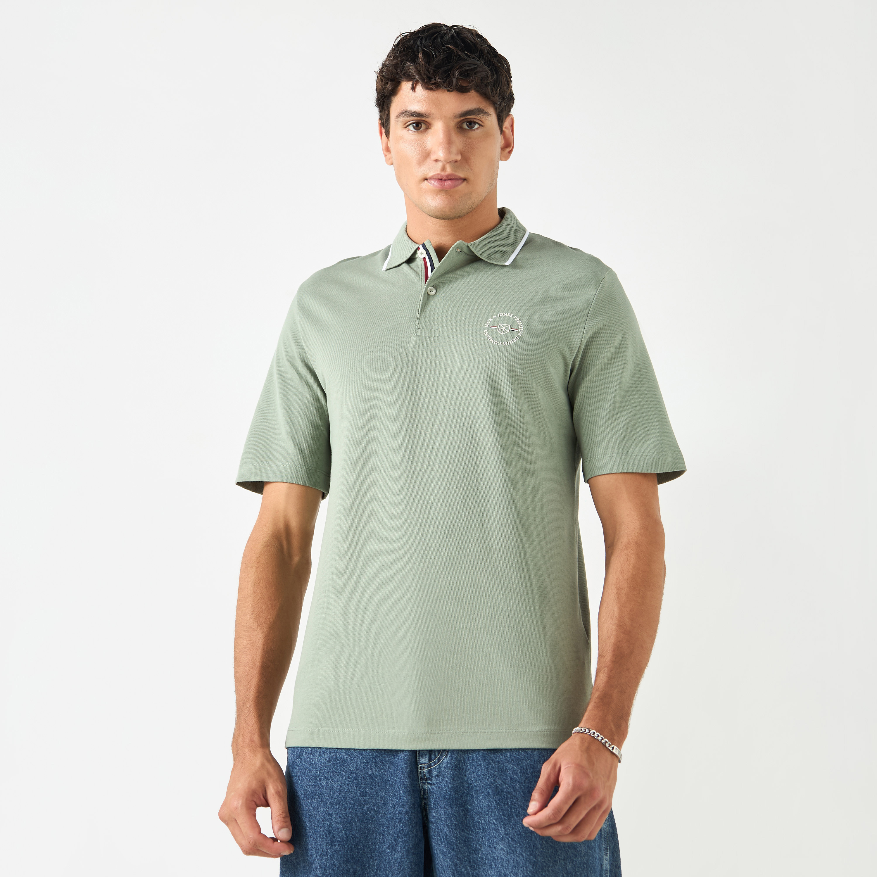 بولو تي شيرت من جاك آند جونز بأكمام قصيرة مع ياقة سادة-men-clothing-tshirtsandpolos-polos-image-9