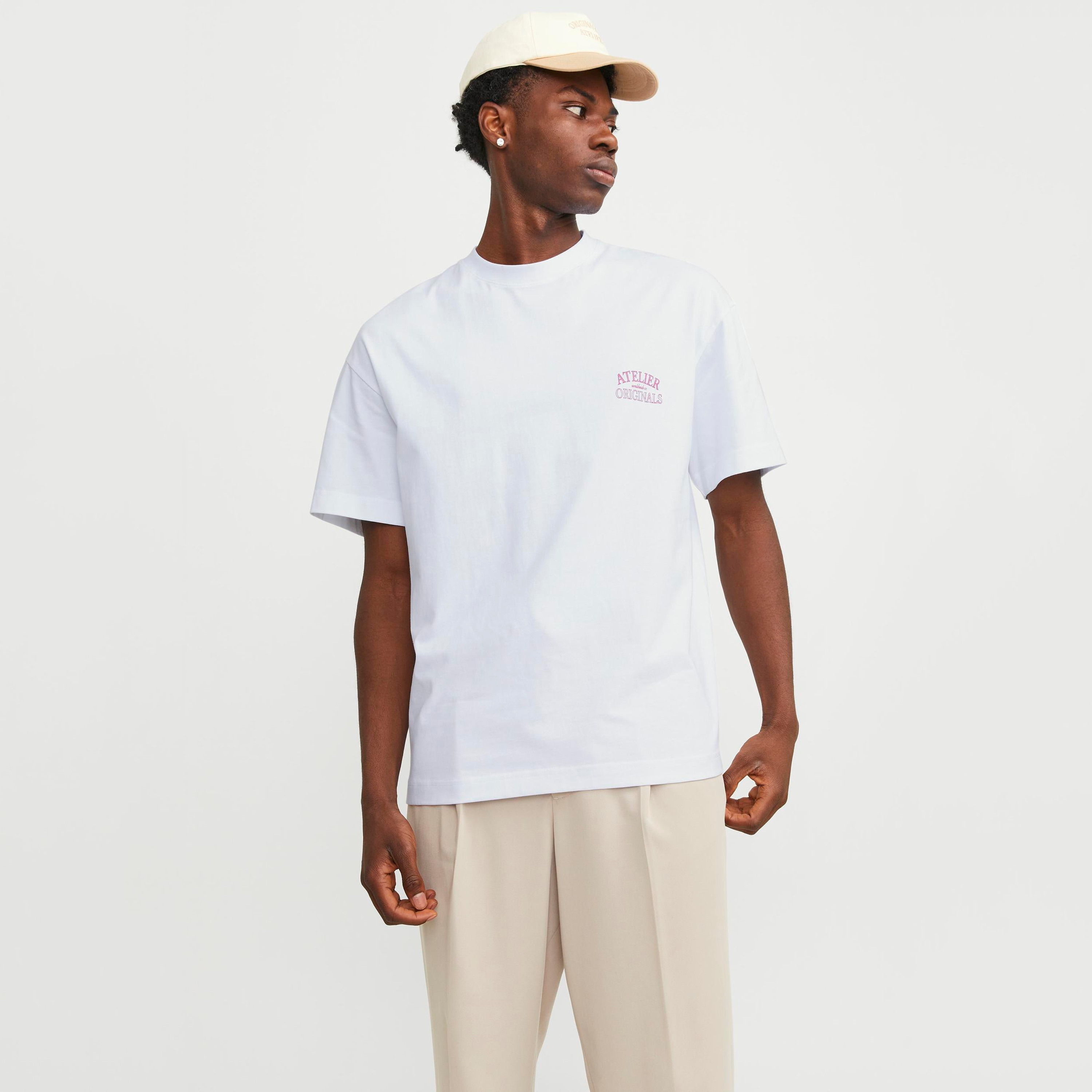 تيشيرت بأكمام قصيرة وياقة دائرية وطبعات من جاك آند جونز-men-clothing-tshirtsandpolos-tshirts-image-14