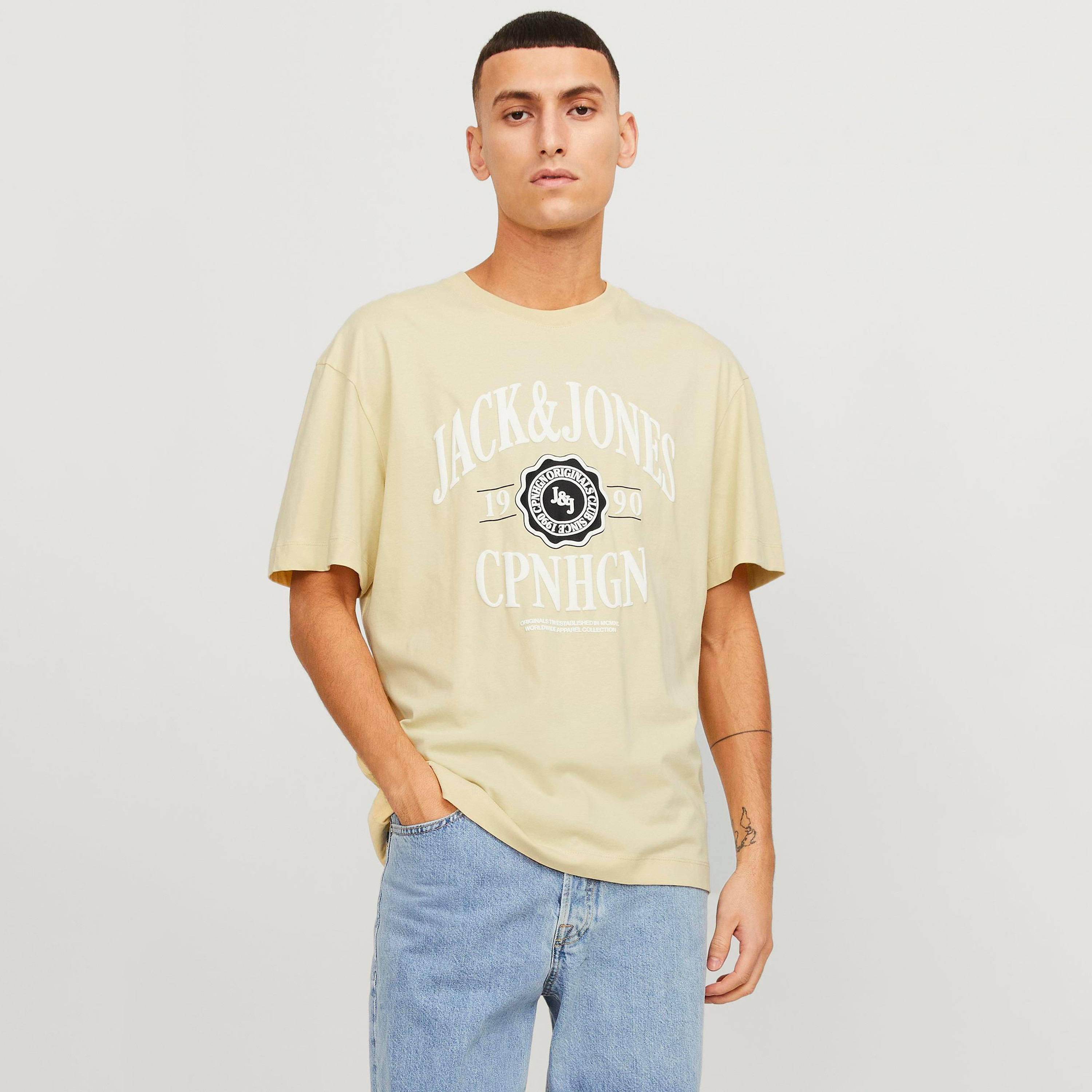 تيشيرت بأكمام قصيرة وياقة دائرية وشعار من جاك آند جونز-men-clothing-tshirtsandpolos-tshirts-image-5