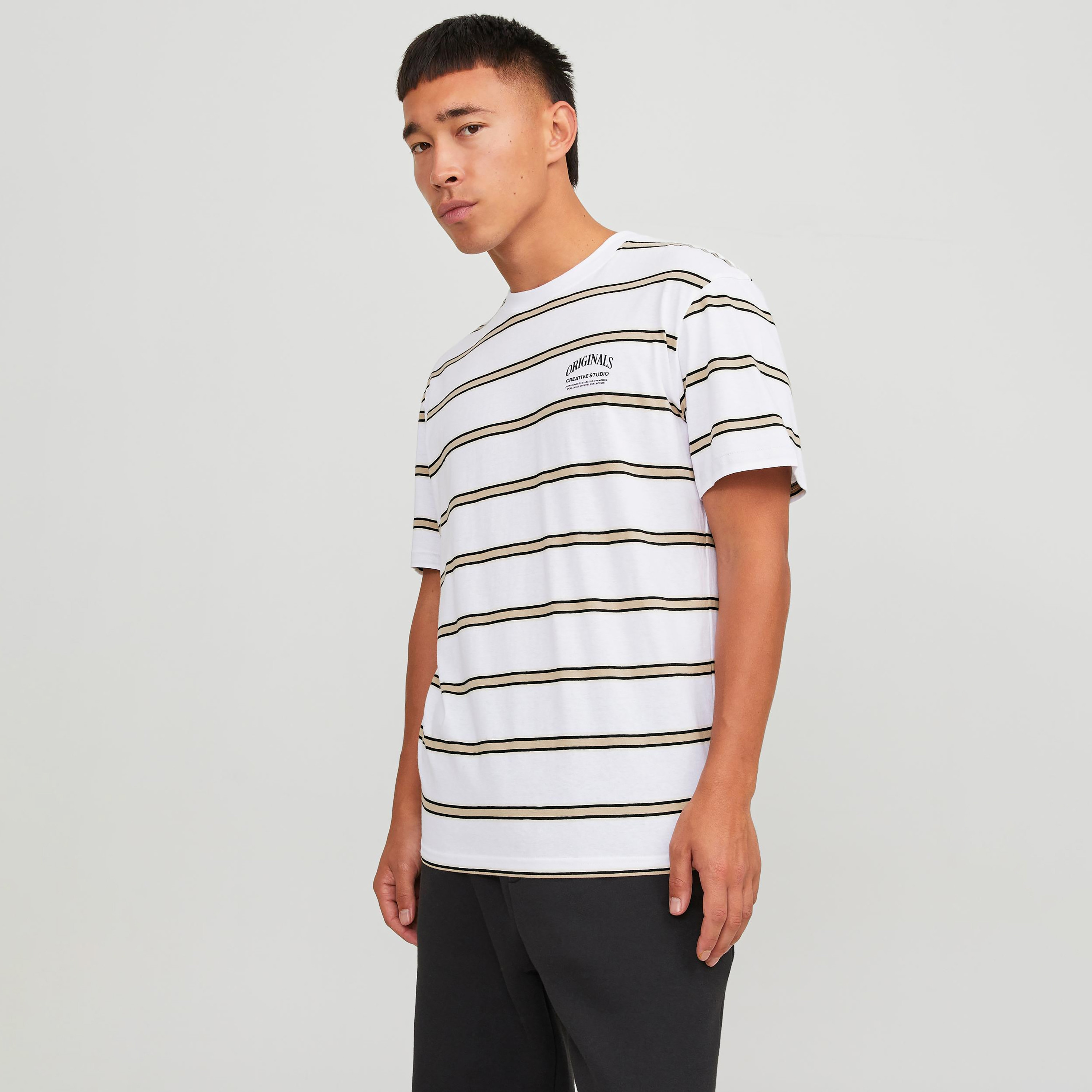 تي شيرت من جاك آند جونز مع مخطط بأكمام قصيرة و ياقة مستديرة-men-clothing-tshirtsandpolos-tshirts-image-9