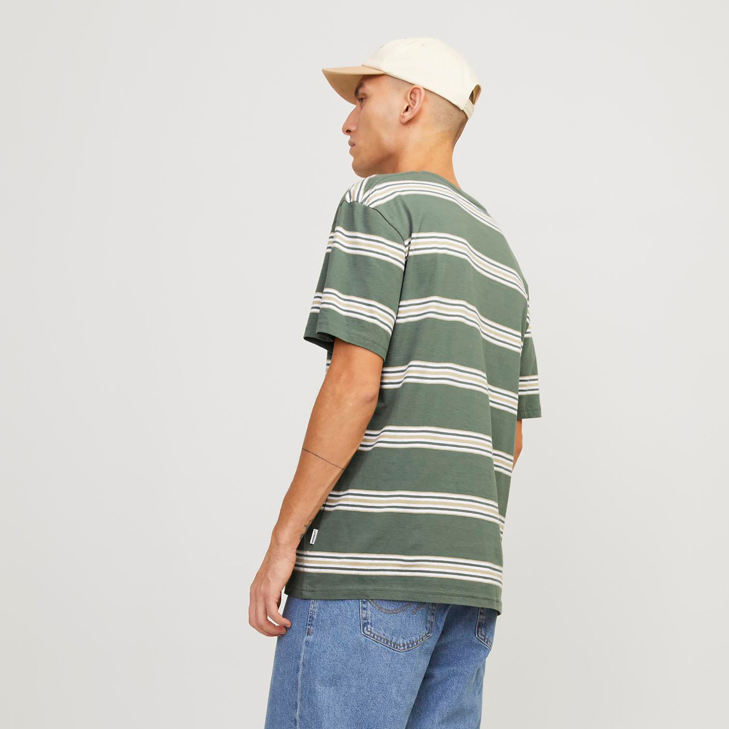 تي شيرت من جاك آند جونز مع مخطط بأكمام قصيرة و ياقة مستديرة-men-clothing-tshirtsandpolos-tshirts-image-8