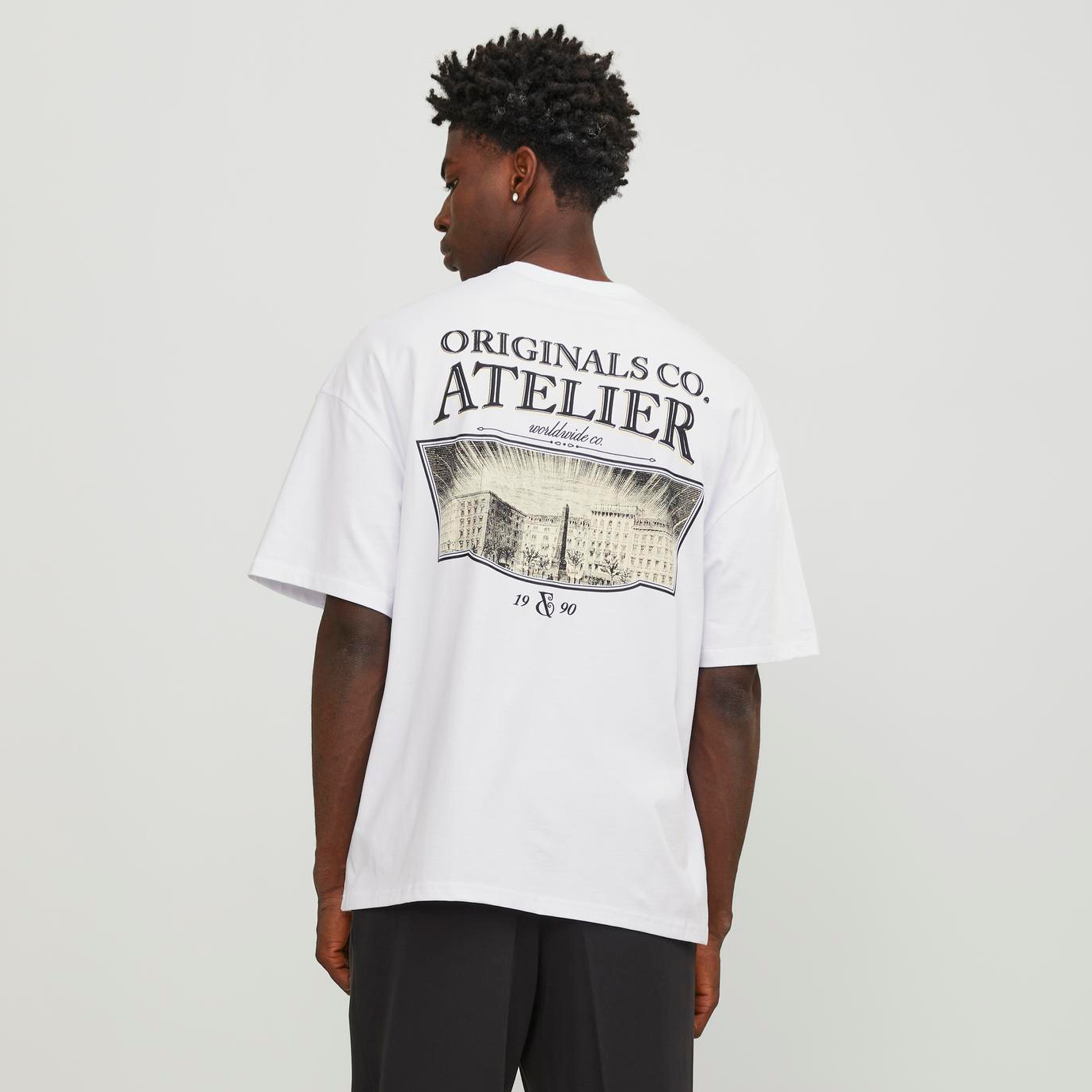 تيشيرت بأكمام قصيرة وياقة دائرية بطبعة جرافيك من جاك آند جونز-men-clothing-tshirtsandpolos-tshirts-image-13