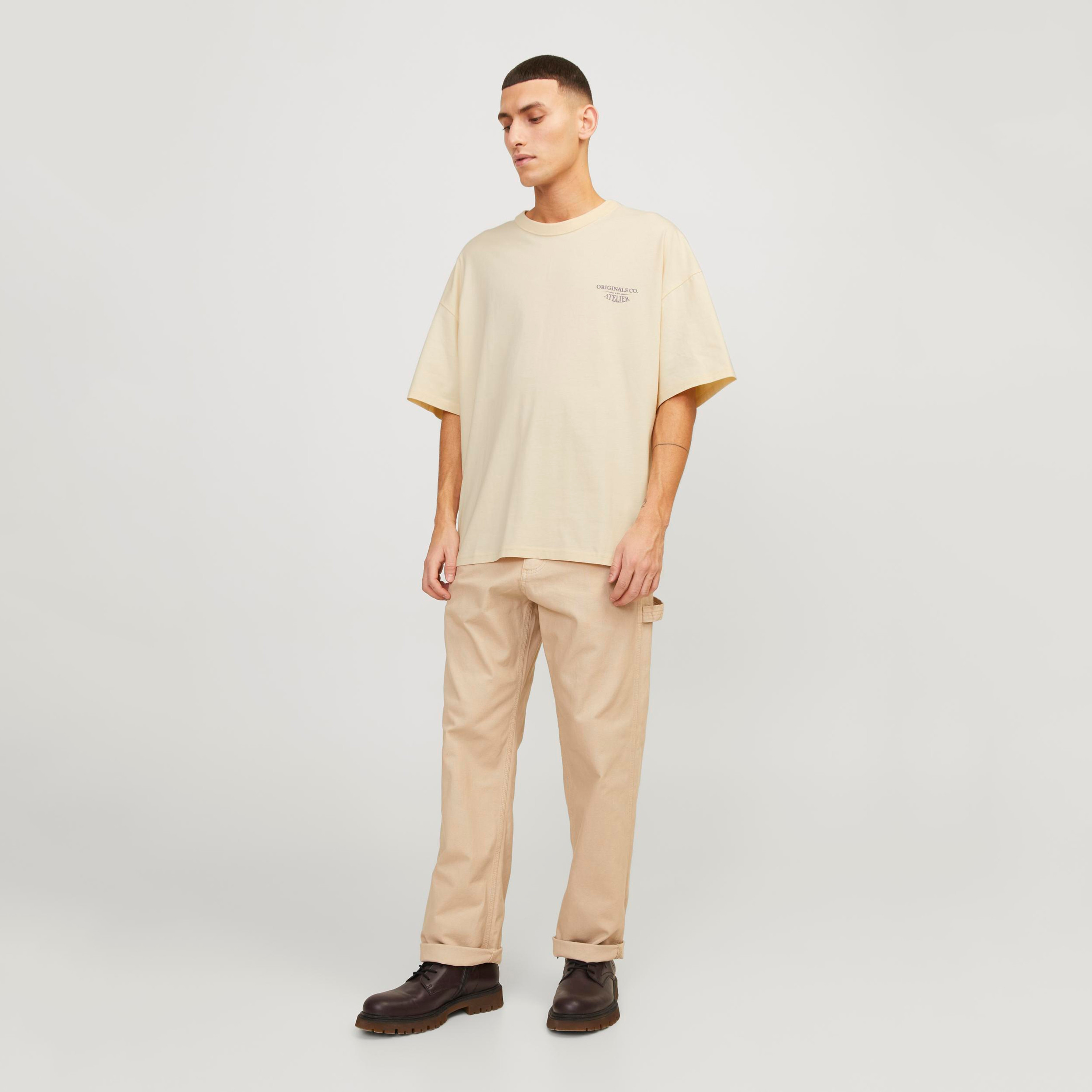تيشيرت بأكمام قصيرة وياقة دائرية بطبعة جرافيك من جاك آند جونز-men-clothing-tshirtsandpolos-tshirts-image-10