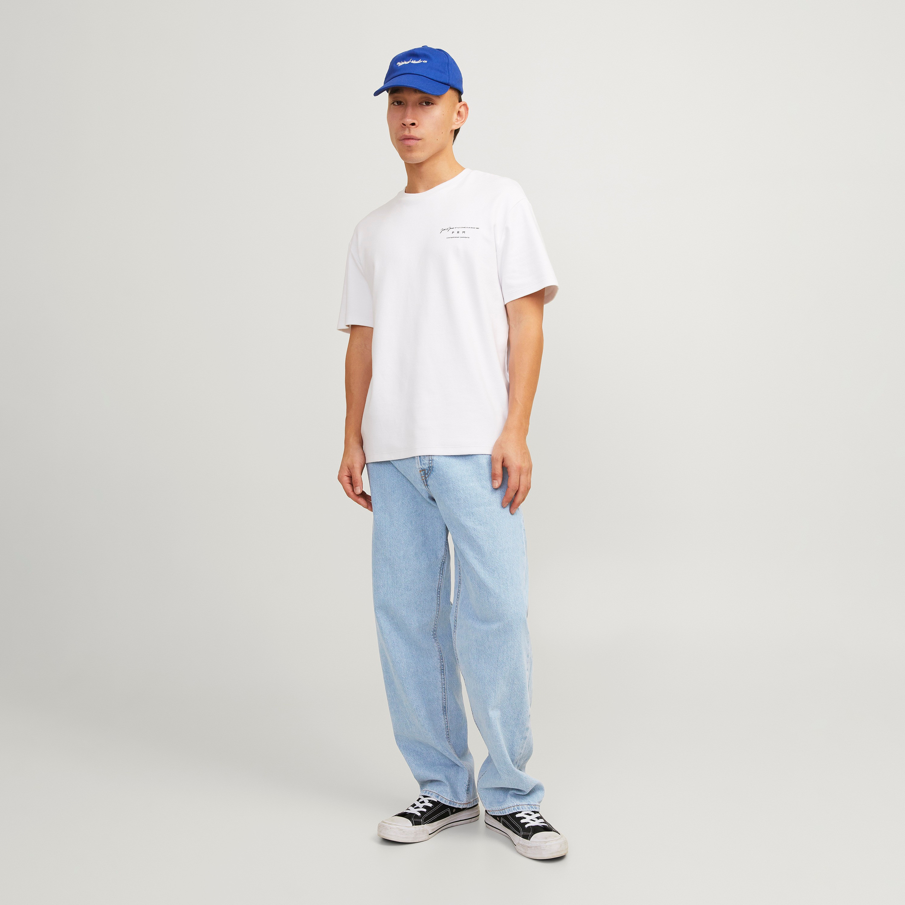 بنطلون جينز رجالي فضفاض بخمسة جيوب ومتوسط الارتفاع من جاك أند جونز-men-clothing-bottoms-jeans-image-2